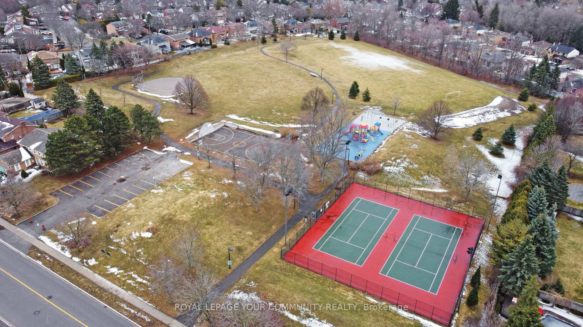Photo 16 of 180 Kemano Road, Aurora, Aurora Heights — HOMEH
