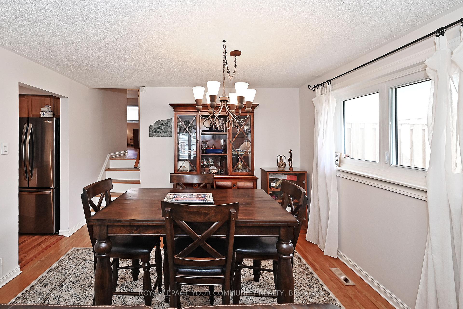 Photo 4 of 88 Hill Drive, Aurora, Aurora Heights — HOMEH