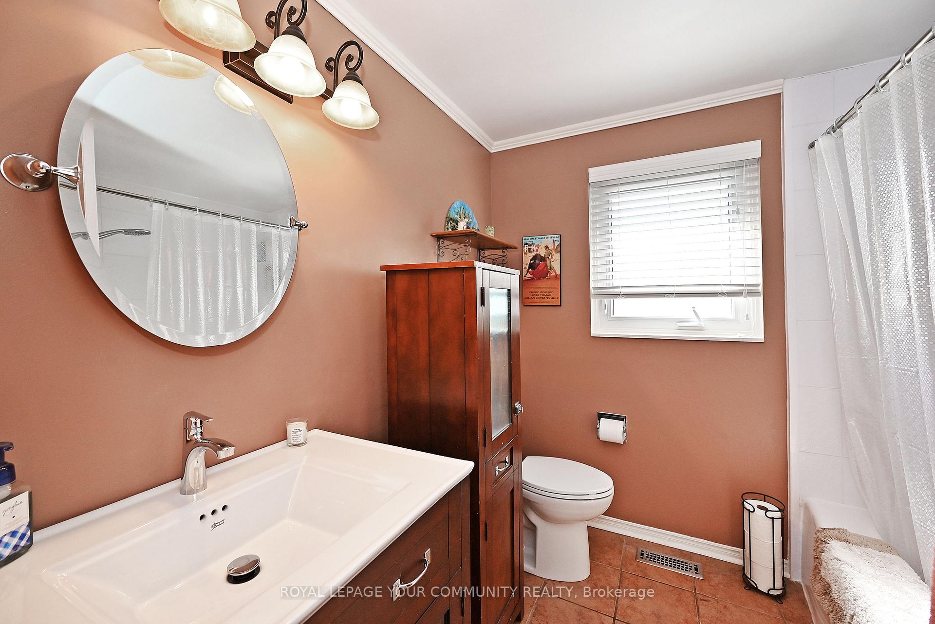 Photo 13 of 88 Hill Drive, Aurora, Aurora Heights — HOMEH