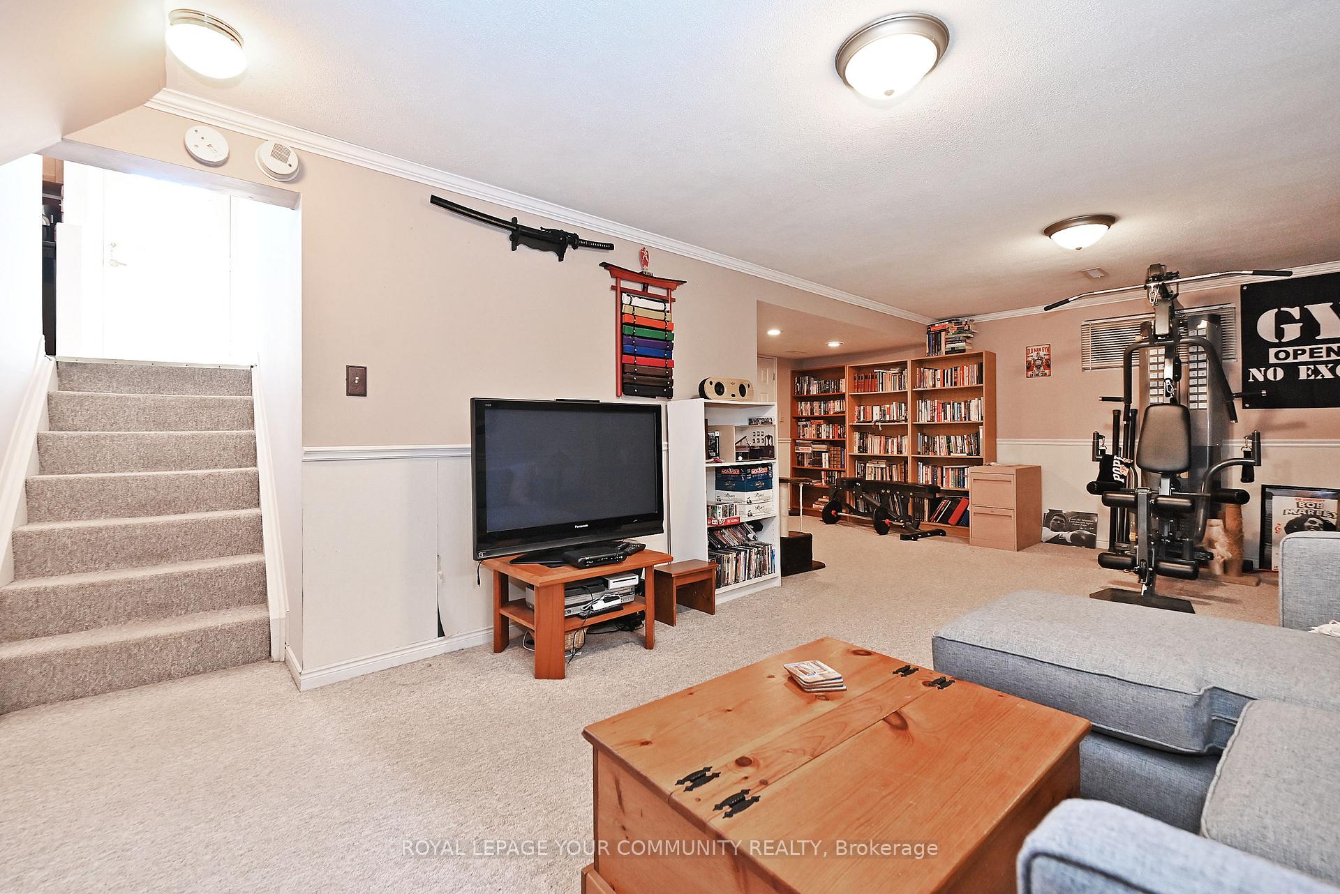 Photo 8 of 88 Hill Drive, Aurora, Aurora Heights — HOMEH