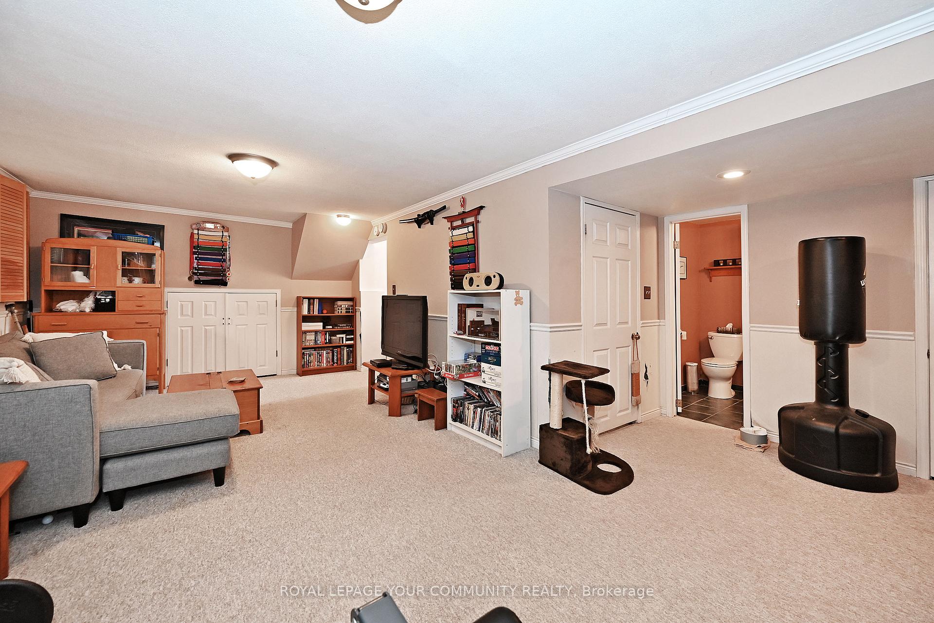 Photo 22 of 88 Hill Drive, Aurora, Aurora Heights — HOMEH