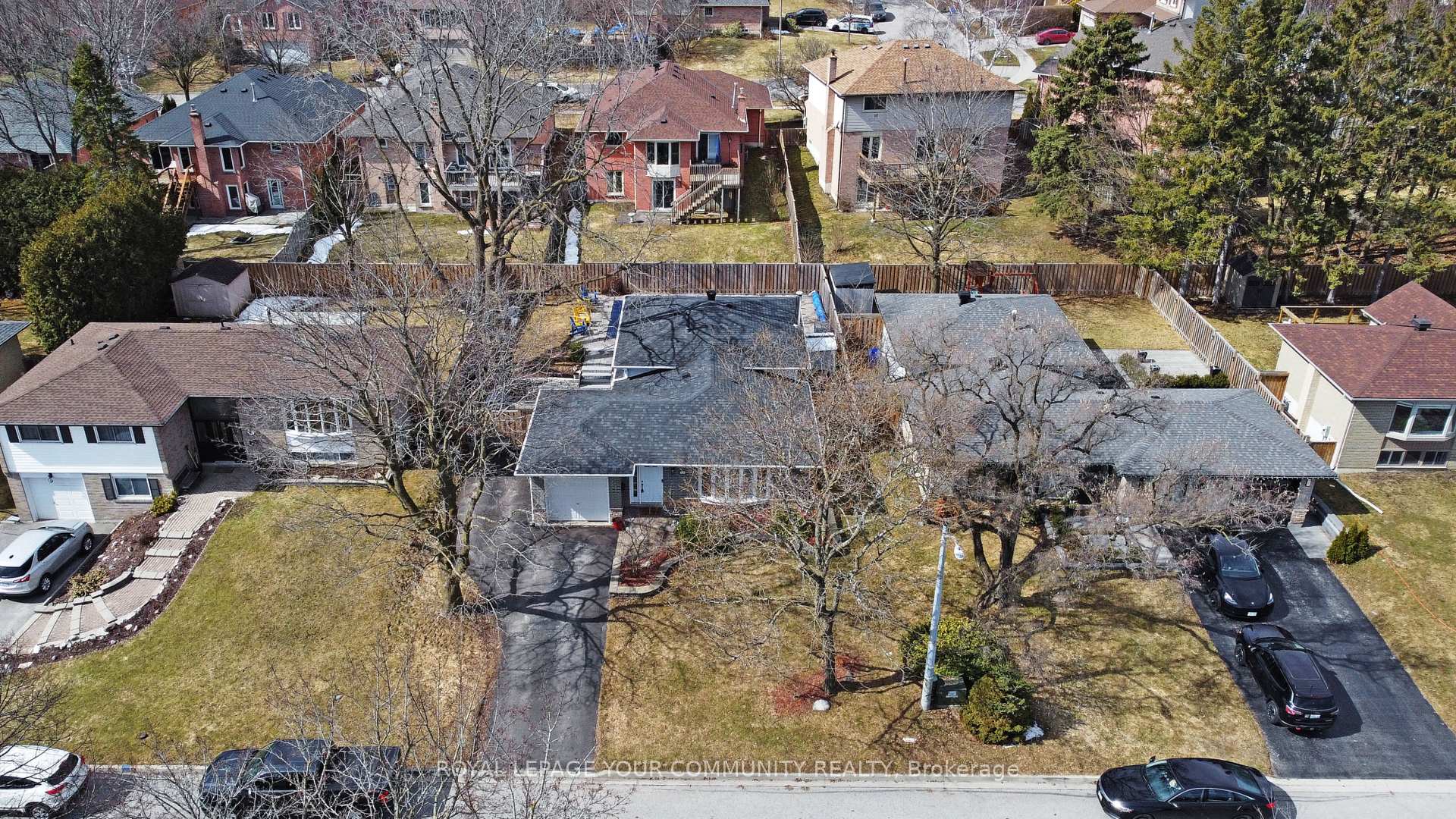 Photo 19 of 88 Hill Drive, Aurora, Aurora Heights — HOMEH