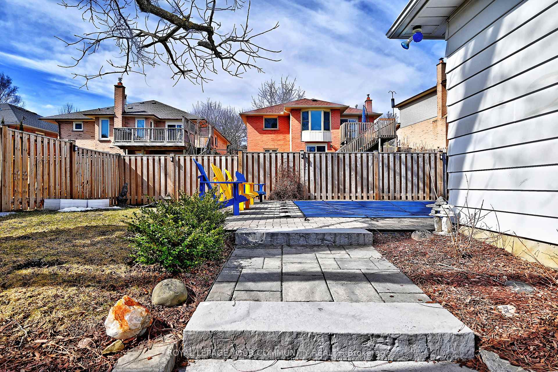 Photo 27 of 88 Hill Drive, Aurora, Aurora Heights — HOMEH