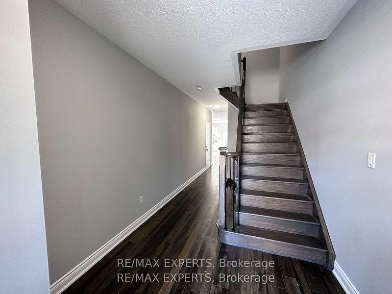 Photo 3 of 1273 Peelar Crescent, Innisfil, Lefroy — HOMEH