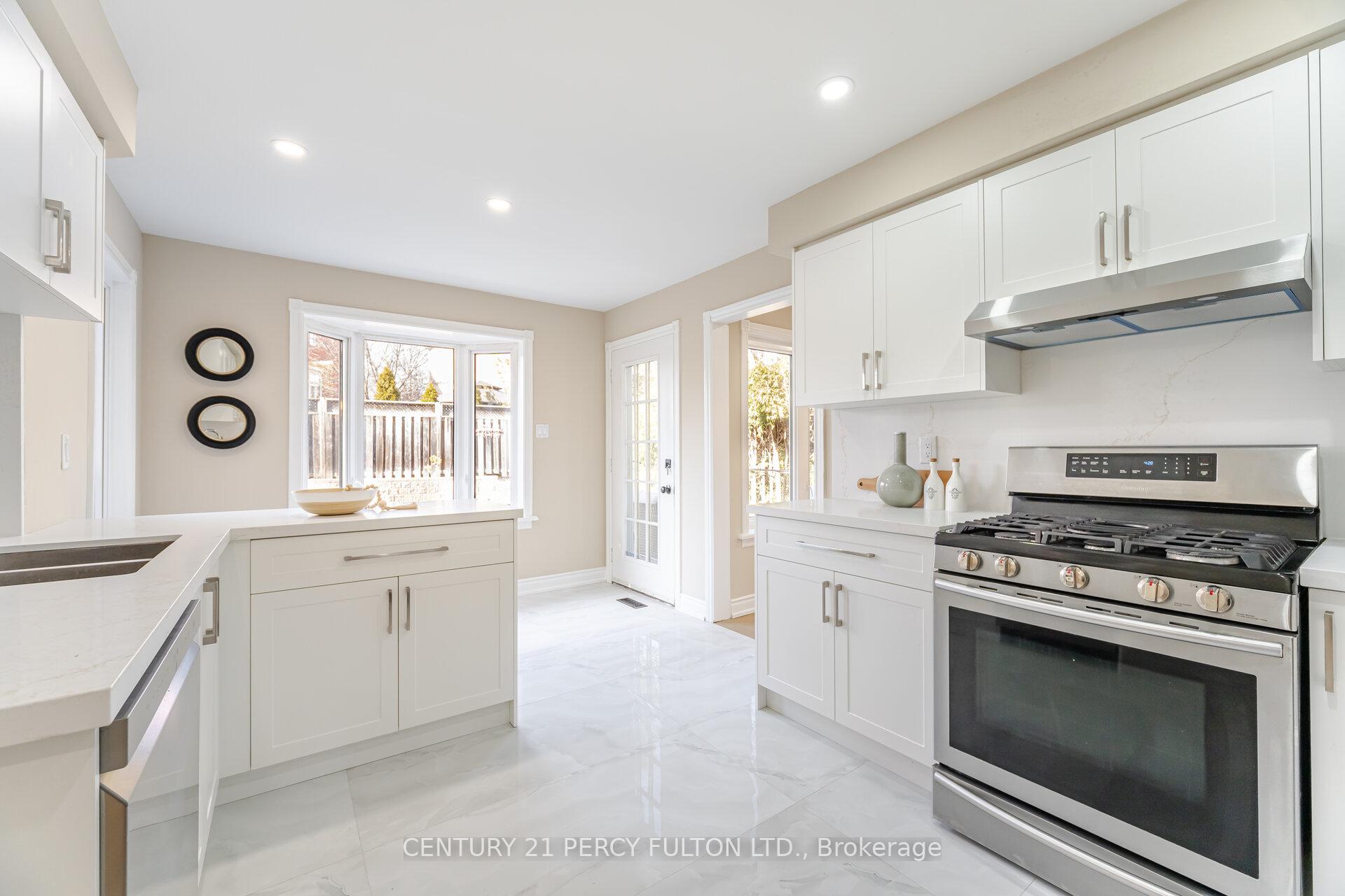 Photo 8 of 1285 Maple Ridge Drive, Pickering, Liverpool — HOMEH