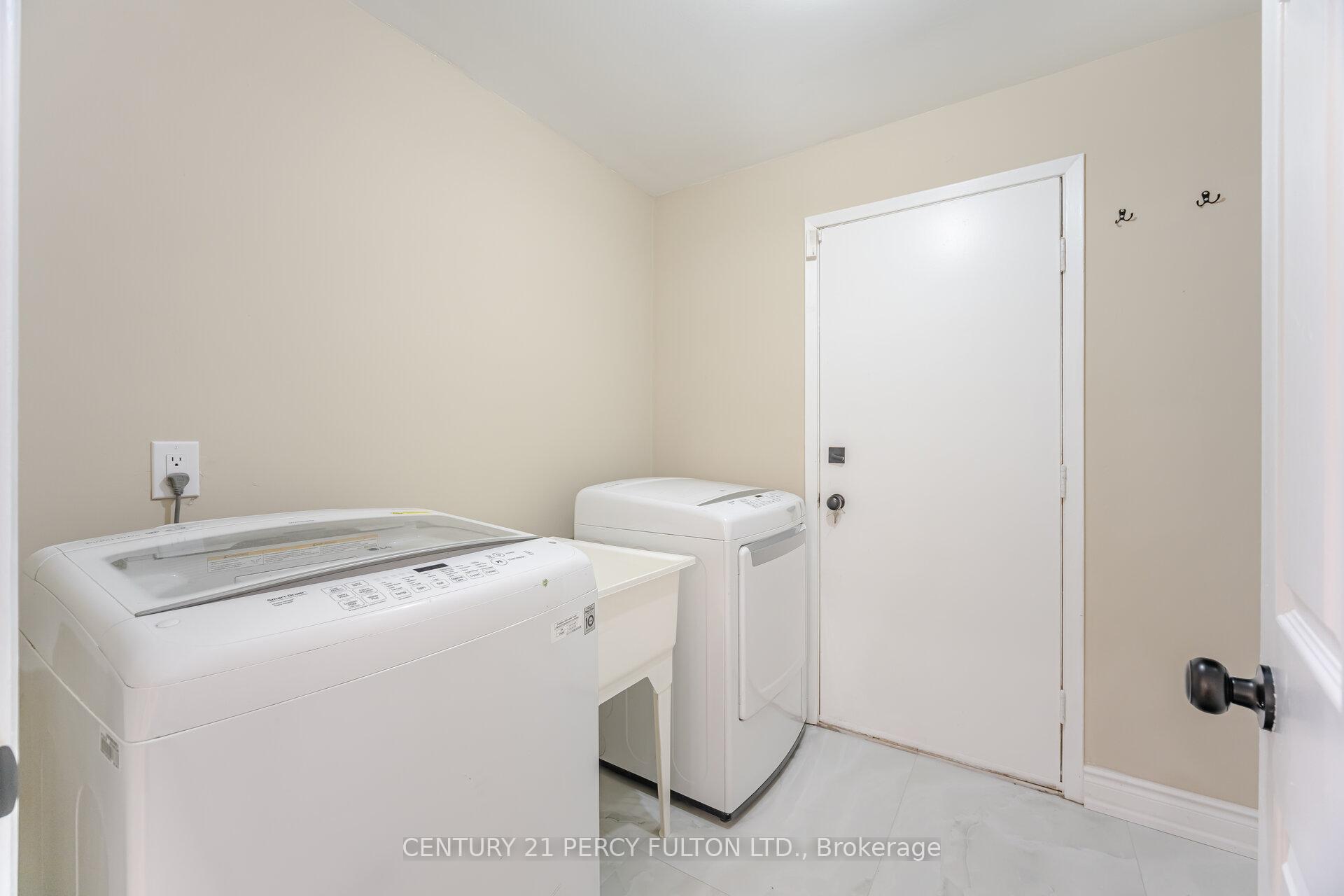 Photo 13 of 1285 Maple Ridge Drive, Pickering, Liverpool — HOMEH