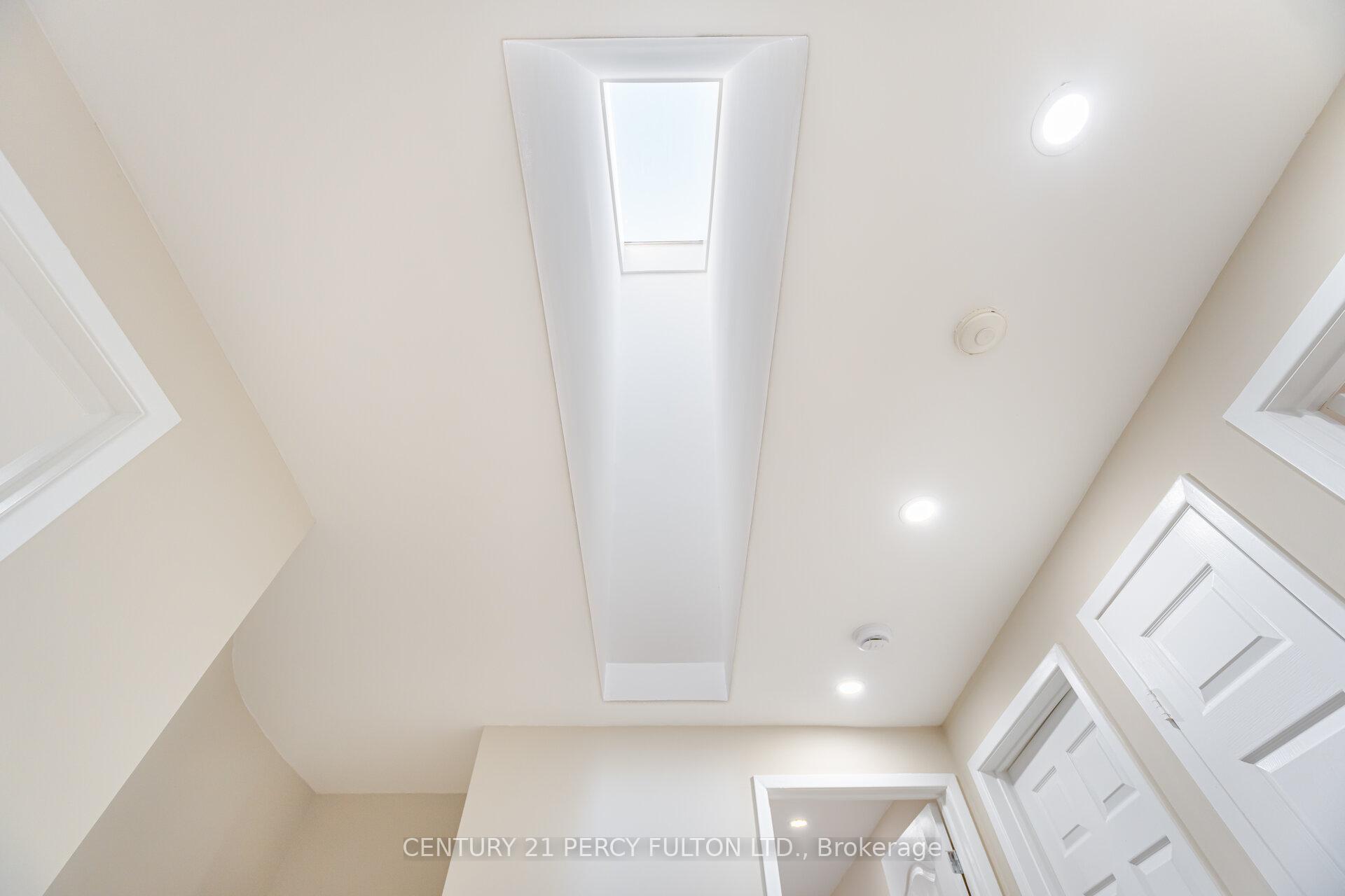 Photo 12 of 1285 Maple Ridge Drive, Pickering, Liverpool — HOMEH