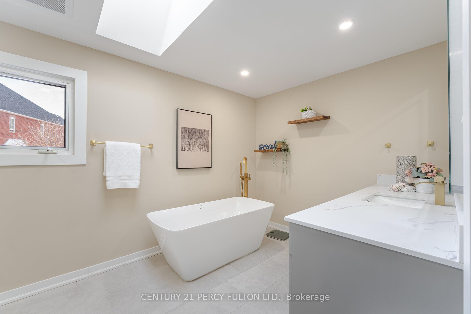 Photo 24 of 1285 Maple Ridge Drive, Pickering, Liverpool — HOMEH