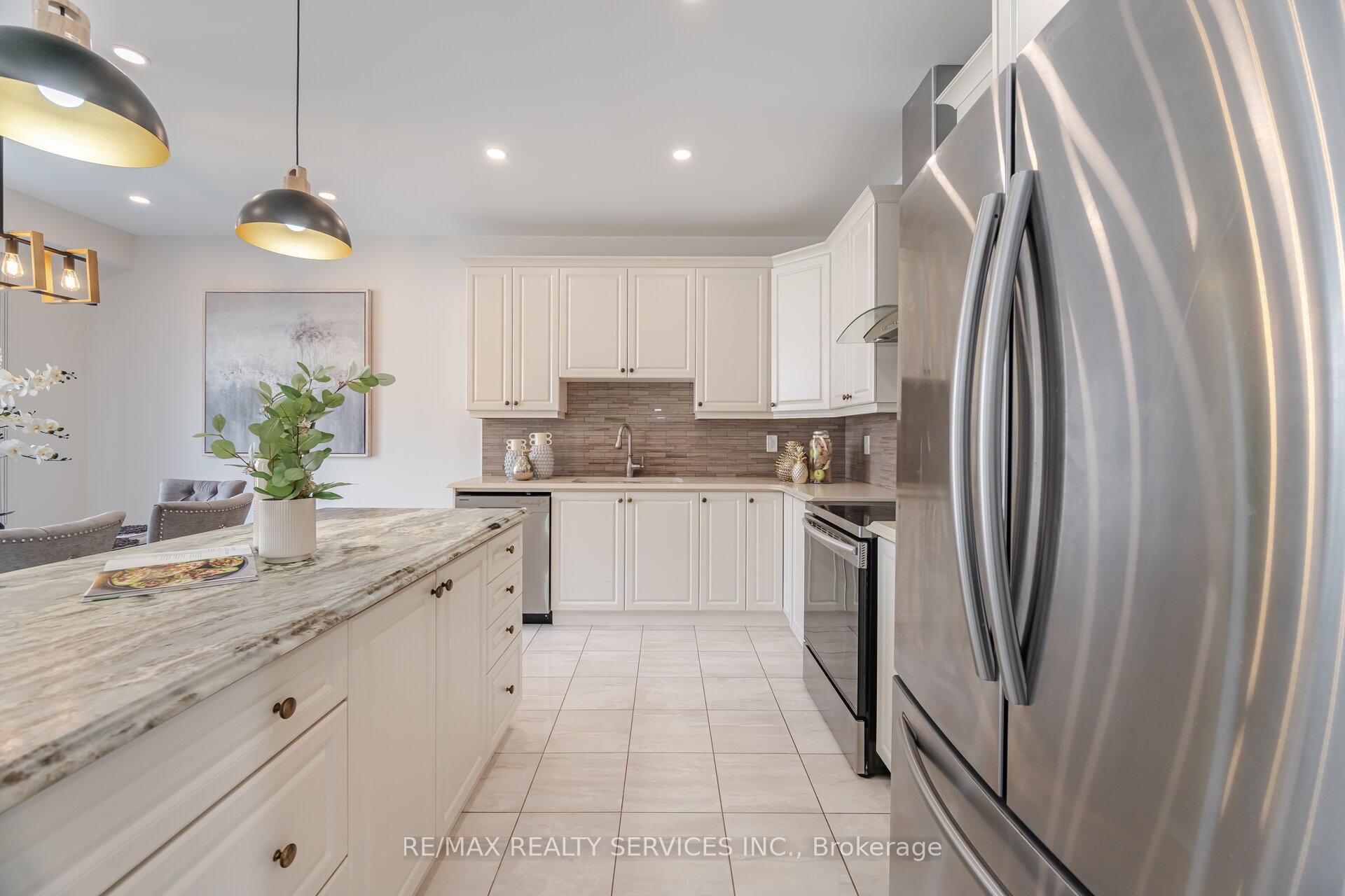 Photo 11 of 34 Jemima Road, Brampton, Northwest Brampton — HOMEH
