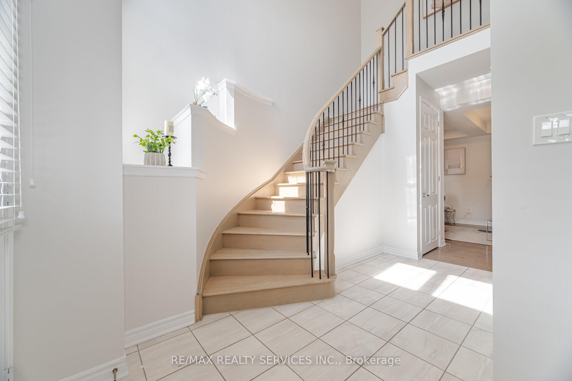 Photo 17 of 34 Jemima Road, Brampton, Northwest Brampton — HOMEH