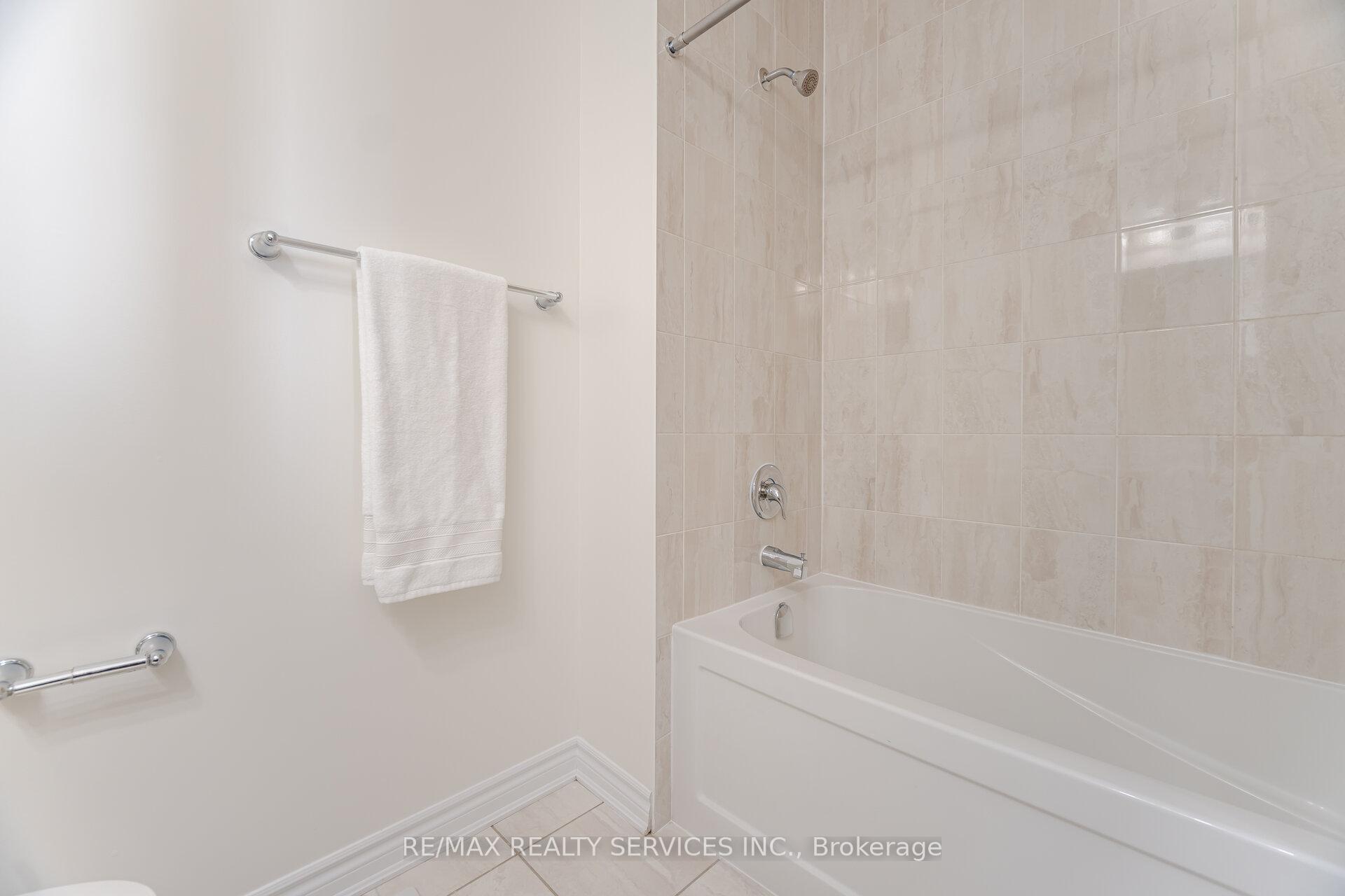 Photo 21 of 34 Jemima Road, Brampton, Northwest Brampton — HOMEH