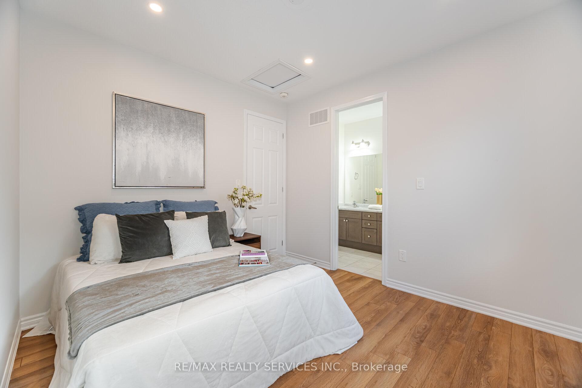 Photo 30 of 34 Jemima Road, Brampton, Northwest Brampton — HOMEH