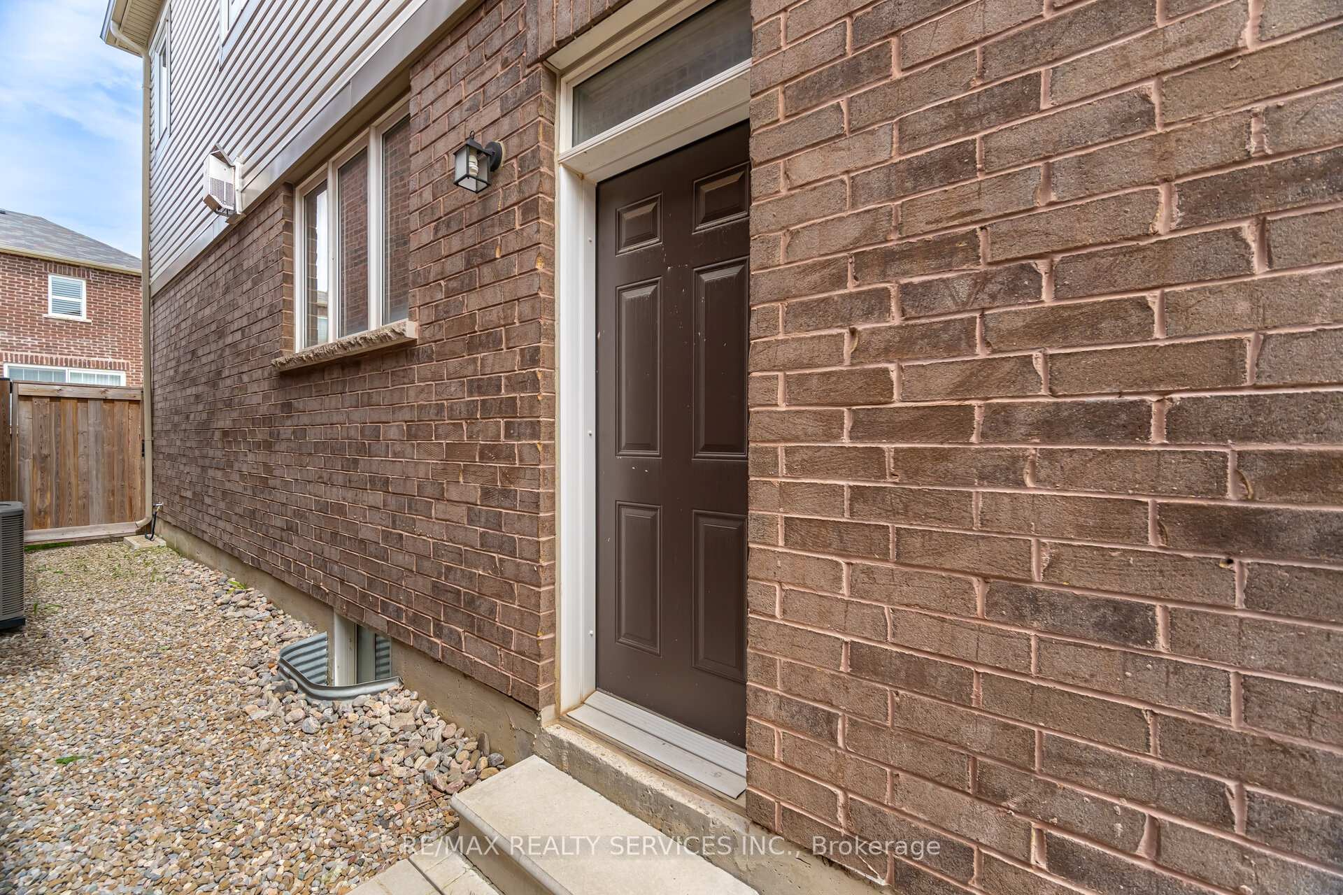 Photo 39 of 34 Jemima Road, Brampton, Northwest Brampton — HOMEH