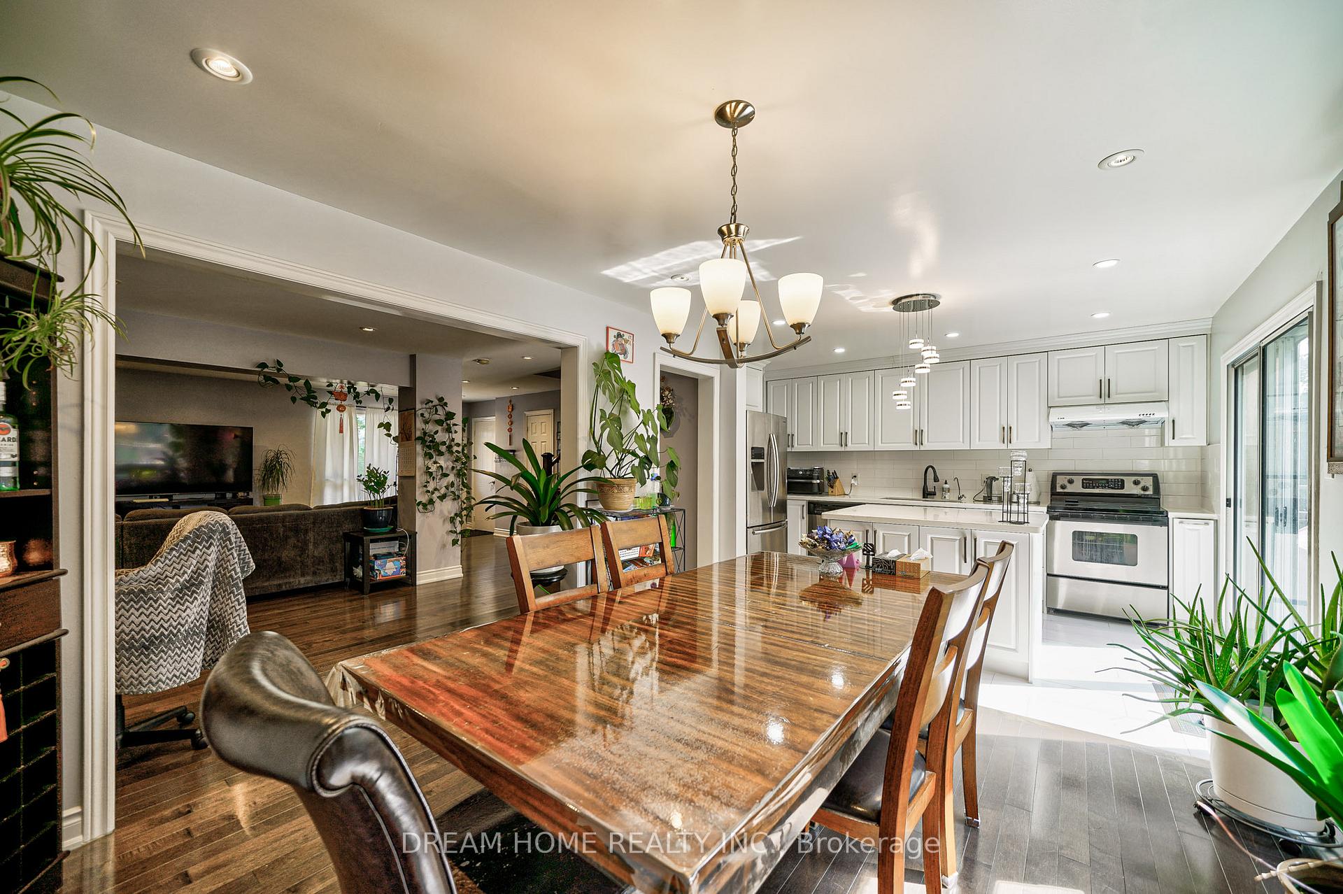 Photo 14 of 53 Delaney Crescent, Barrie, Northwest — HOMEH