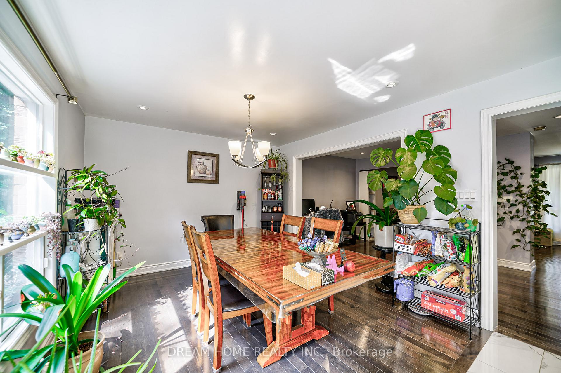 Photo 17 of 53 Delaney Crescent, Barrie, Northwest — HOMEH