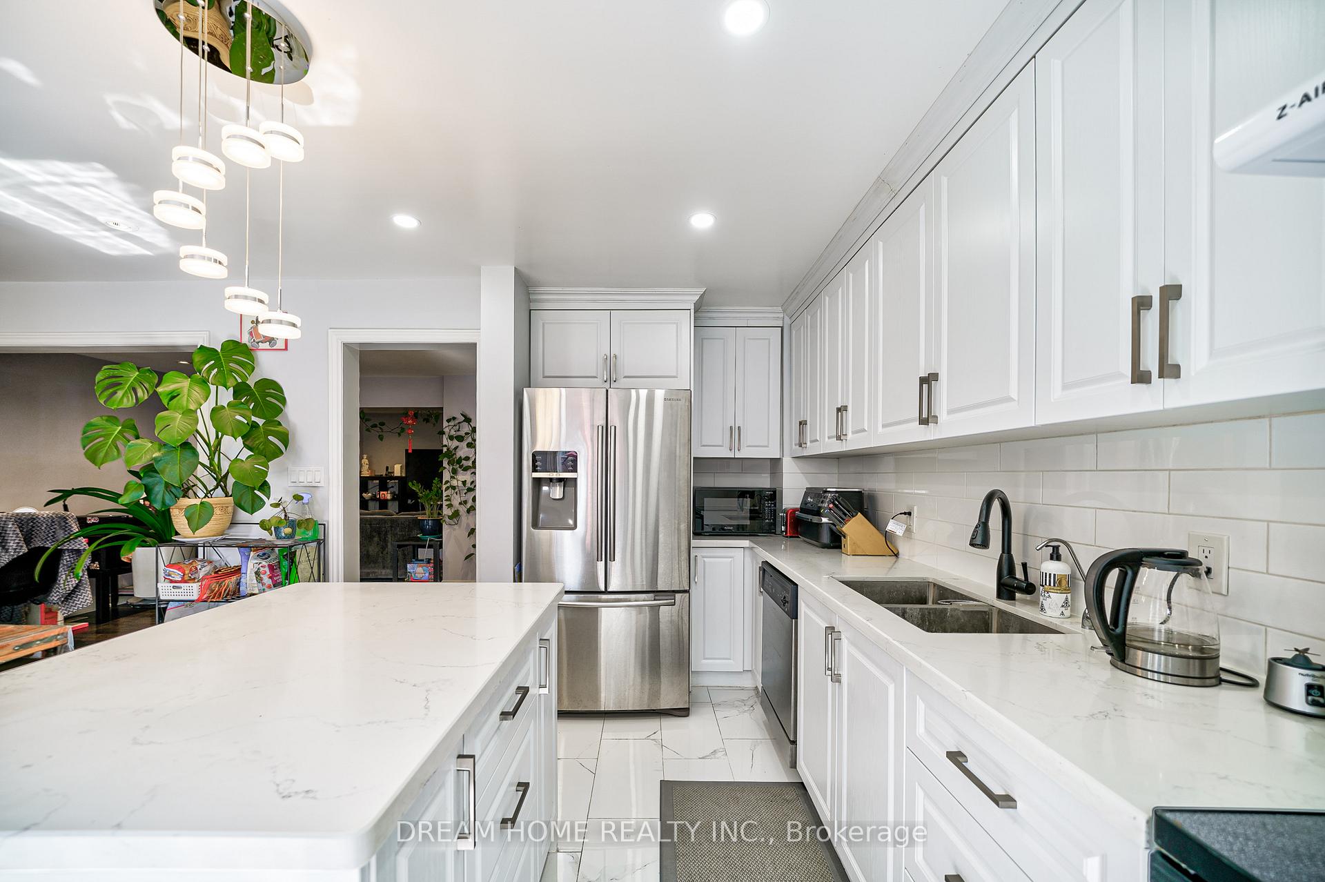Photo 15 of 53 Delaney Crescent, Barrie, Northwest — HOMEH