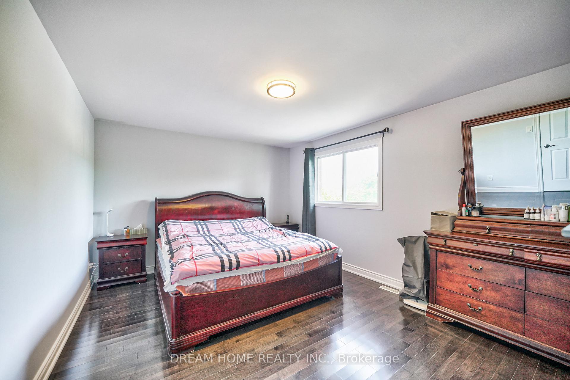Photo 29 of 53 Delaney Crescent, Barrie, Northwest — HOMEH