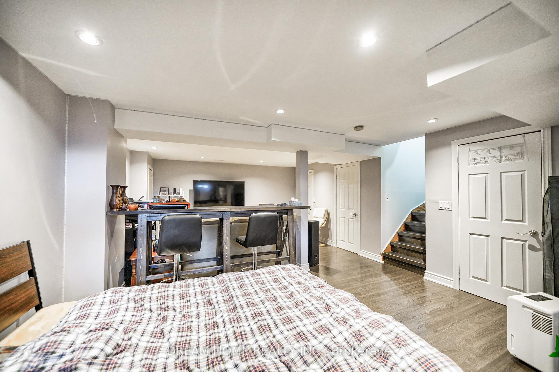 Photo 24 of 53 Delaney Crescent, Barrie, Northwest — HOMEH