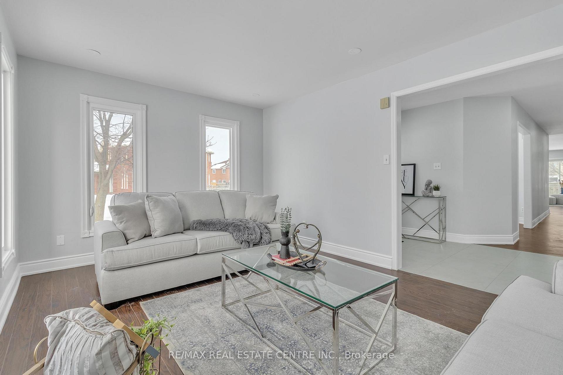 Photo 4 of 29 Halldorson Trail, Brampton, Fletcher's Creek South — HOMEH