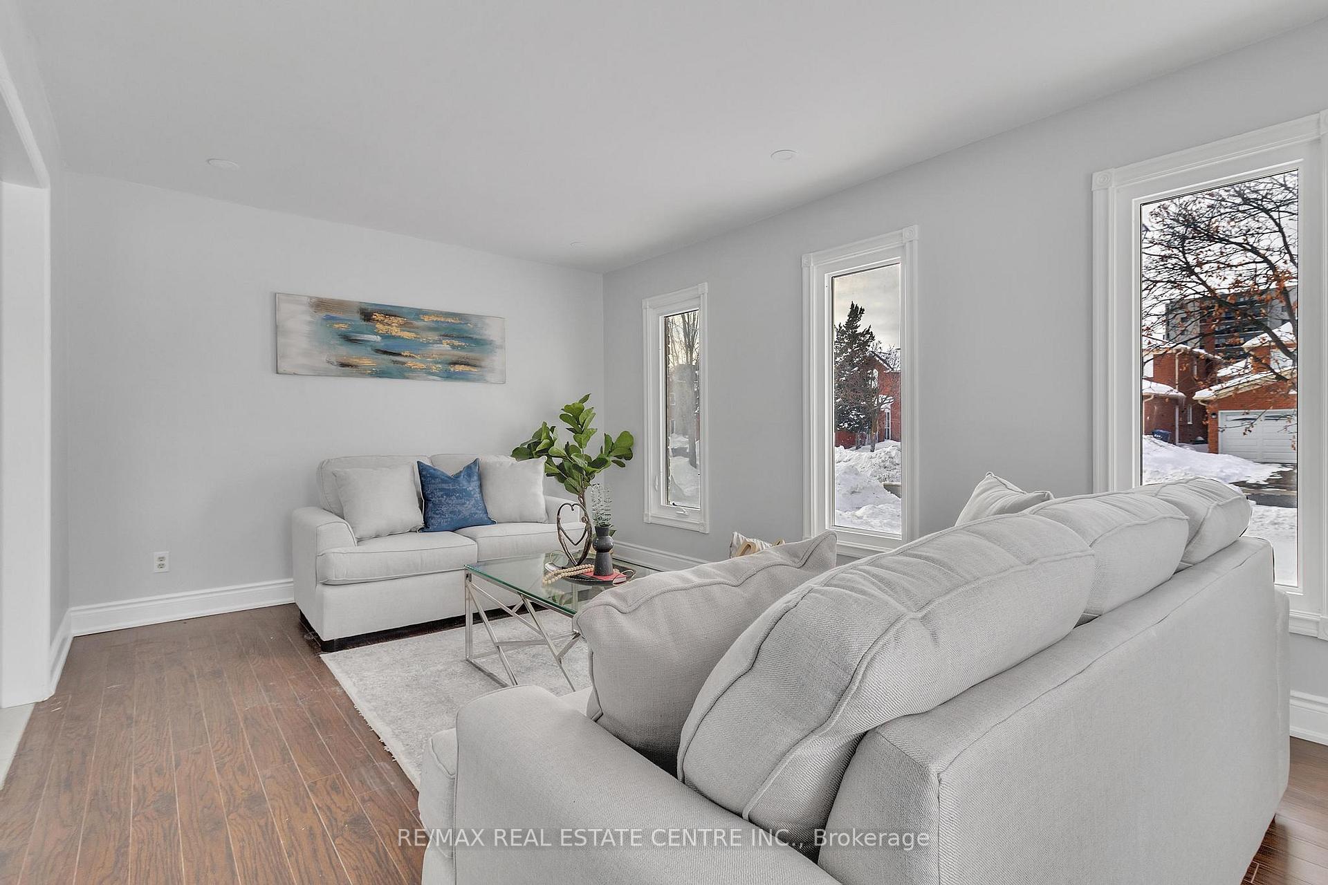 Photo 5 of 29 Halldorson Trail, Brampton, Fletcher's Creek South — HOMEH