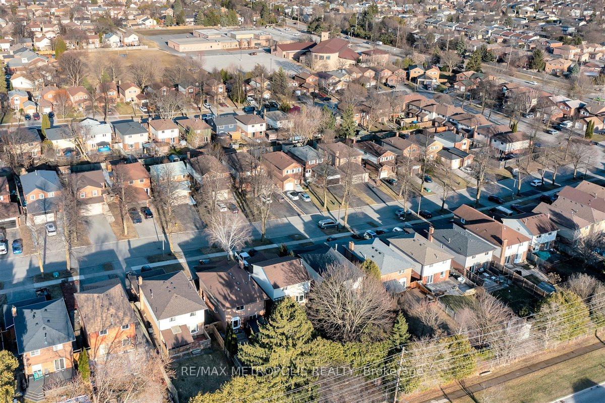 Photo 15 of 1125 Cedarcroft Crescent, Pickering, Liverpool — HOMEH