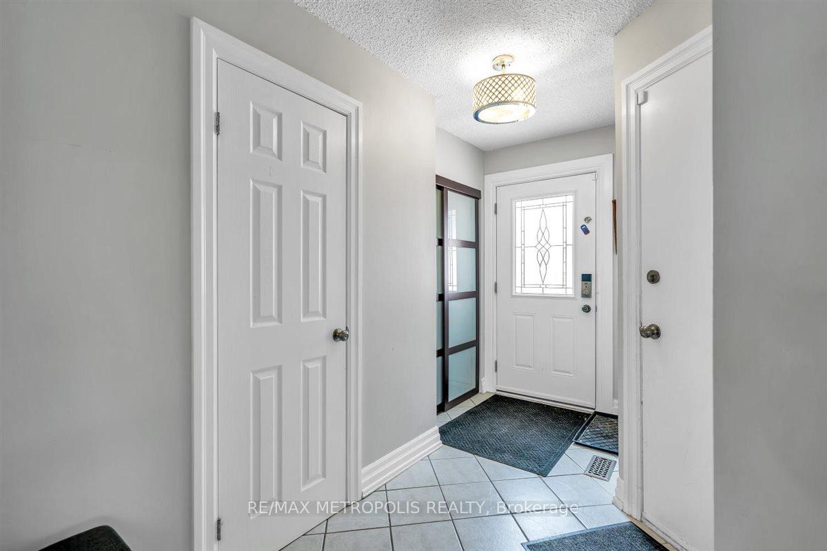 Photo 8 of 1125 Cedarcroft Crescent, Pickering, Liverpool — HOMEH