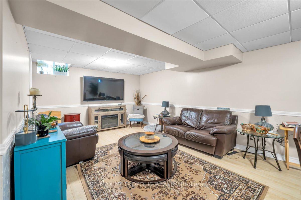 Photo 44 of 1125 Cedarcroft Crescent, Pickering, Liverpool — HOMEH