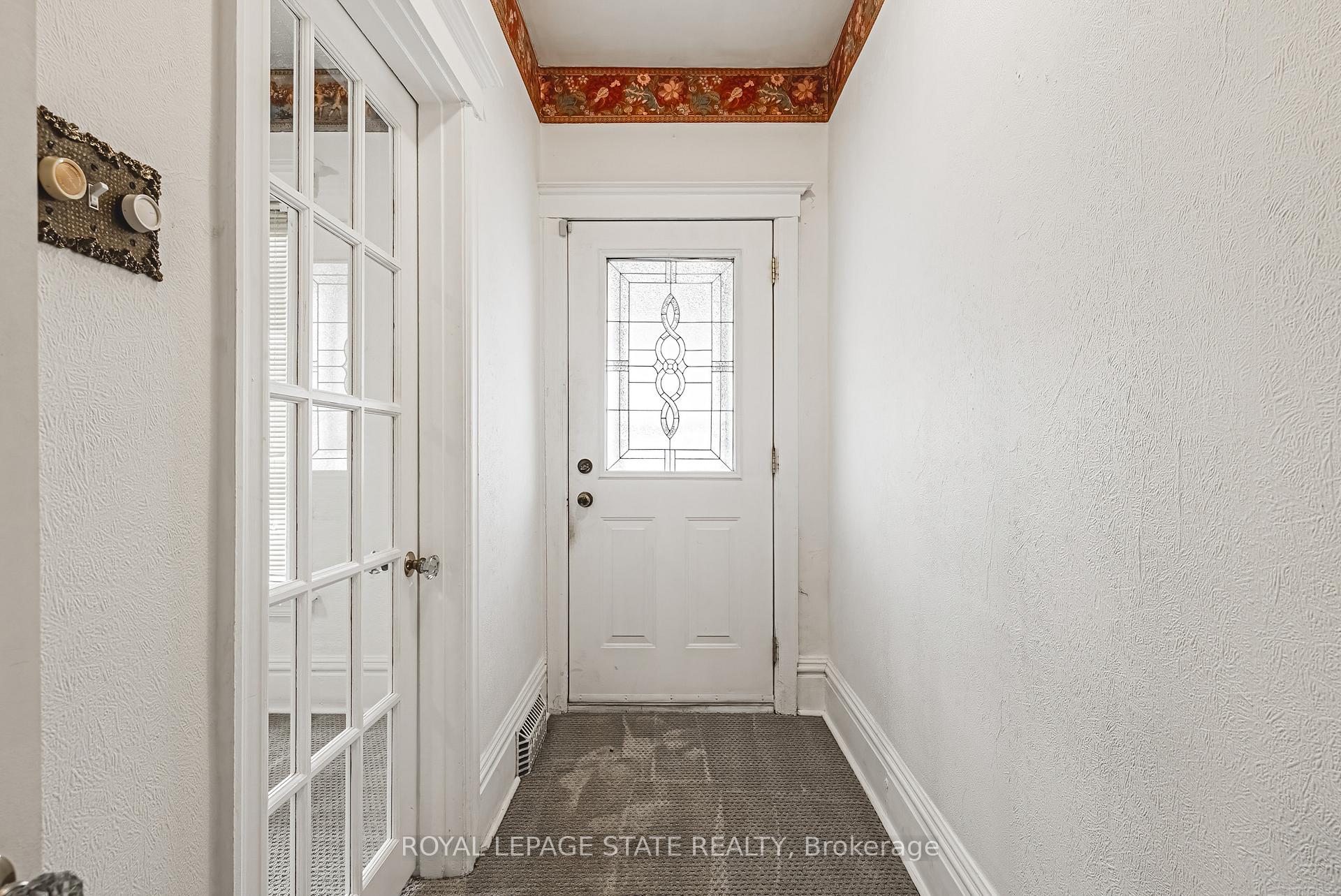 Photo 5 of 32 Sherman Avenue N, Hamilton, Gibson — HOMEH