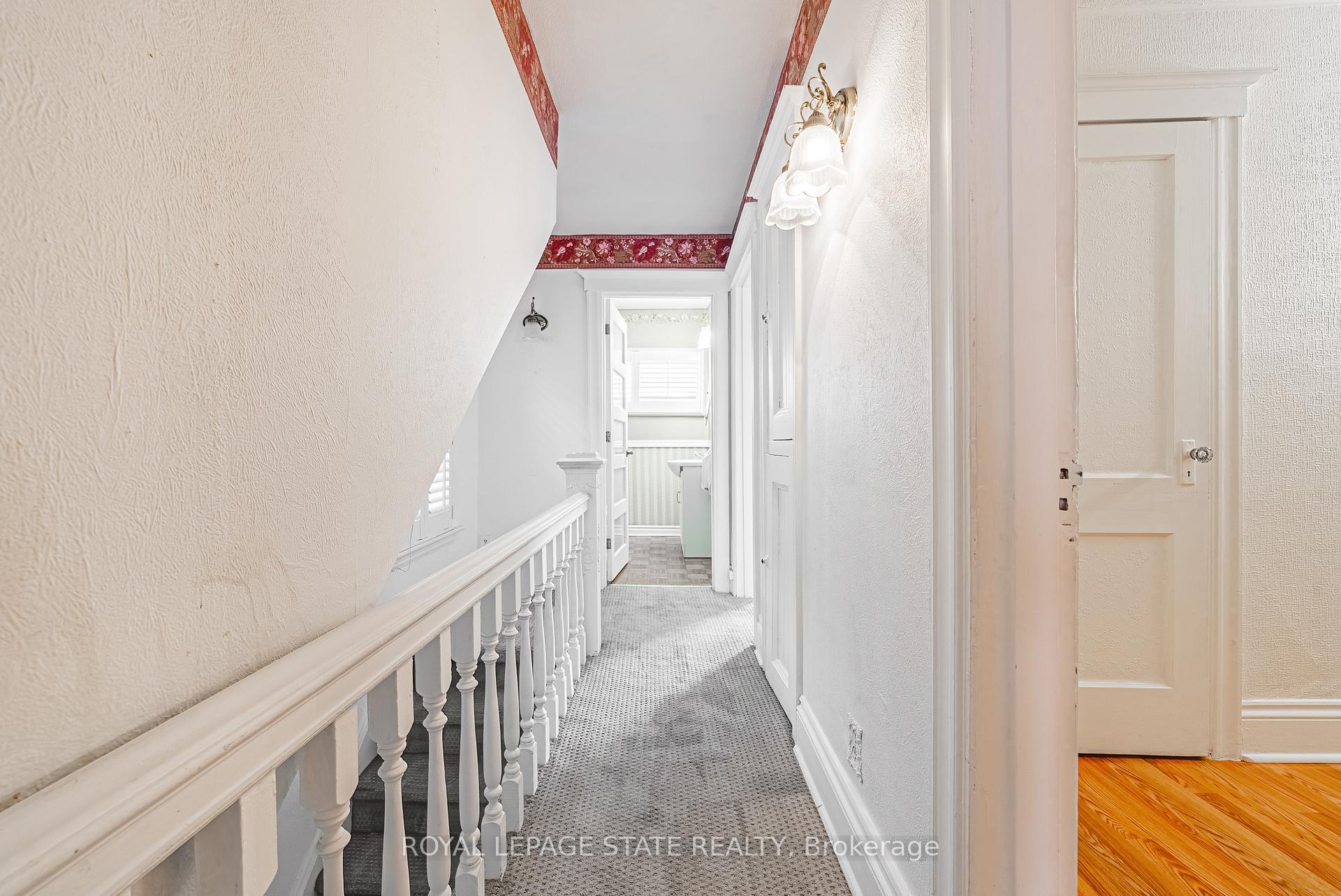Photo 21 of 32 Sherman Avenue N, Hamilton, Gibson — HOMEH