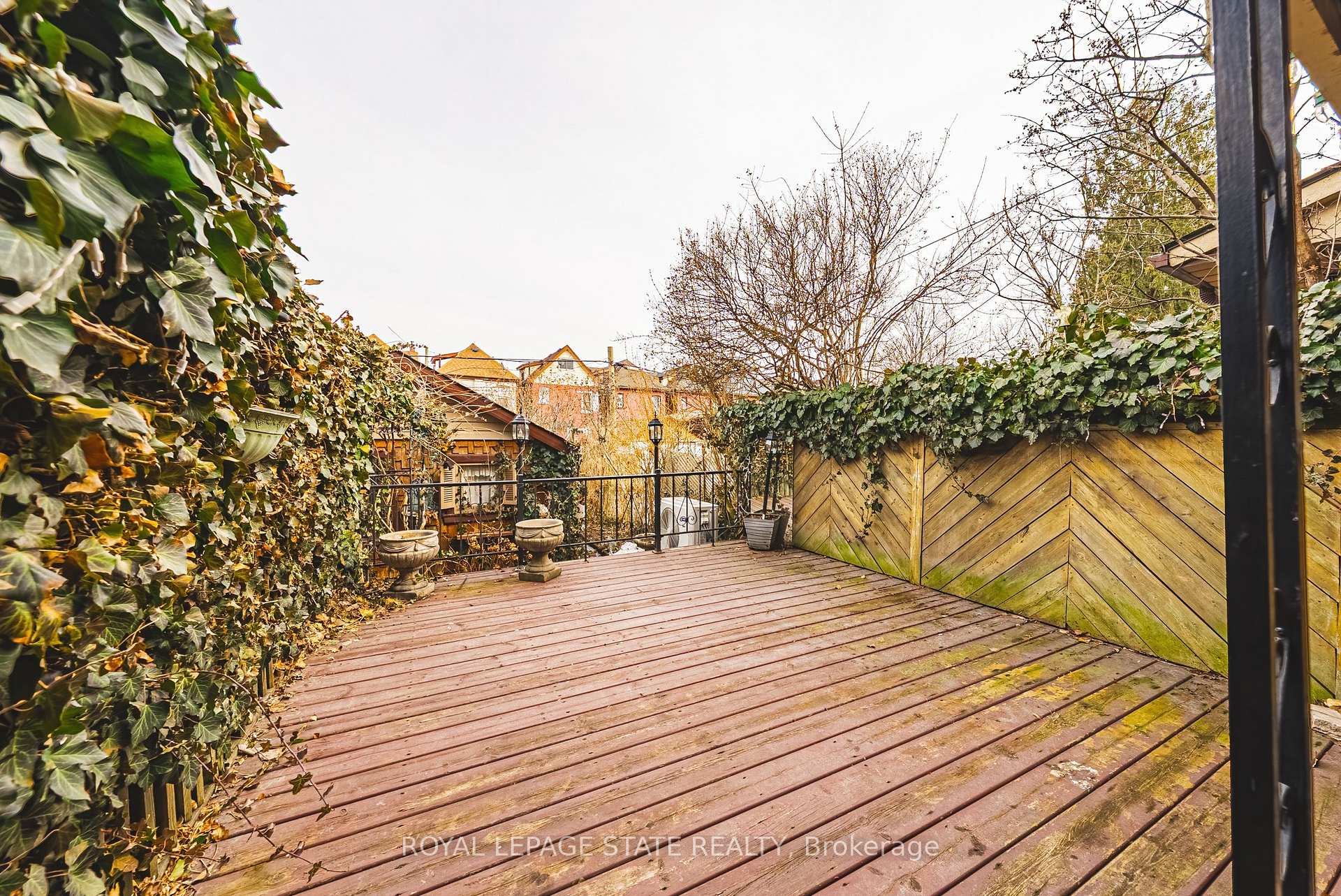 Photo 12 of 32 Sherman Avenue N, Hamilton, Gibson — HOMEH