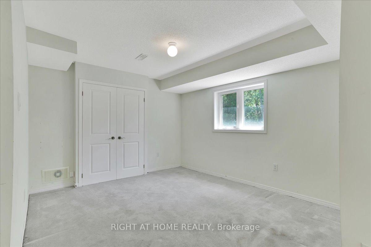 Photo 33 of 1011 Abram Court, Innisfil, Alcona — HOMEH