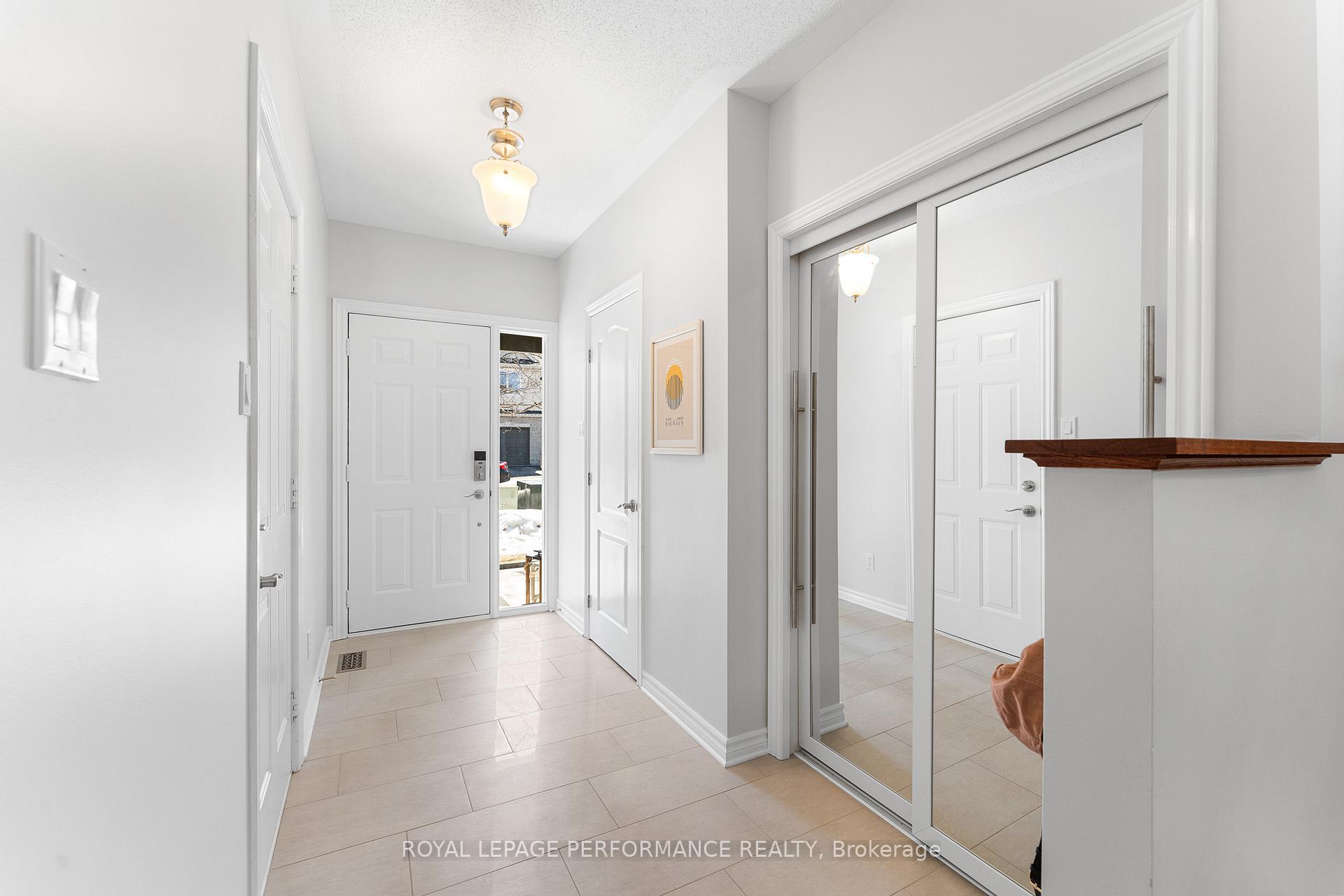 Photo 2 of 239 Deerfox Drive, Ottawa, Barrhaven - Longfields — HOMEH