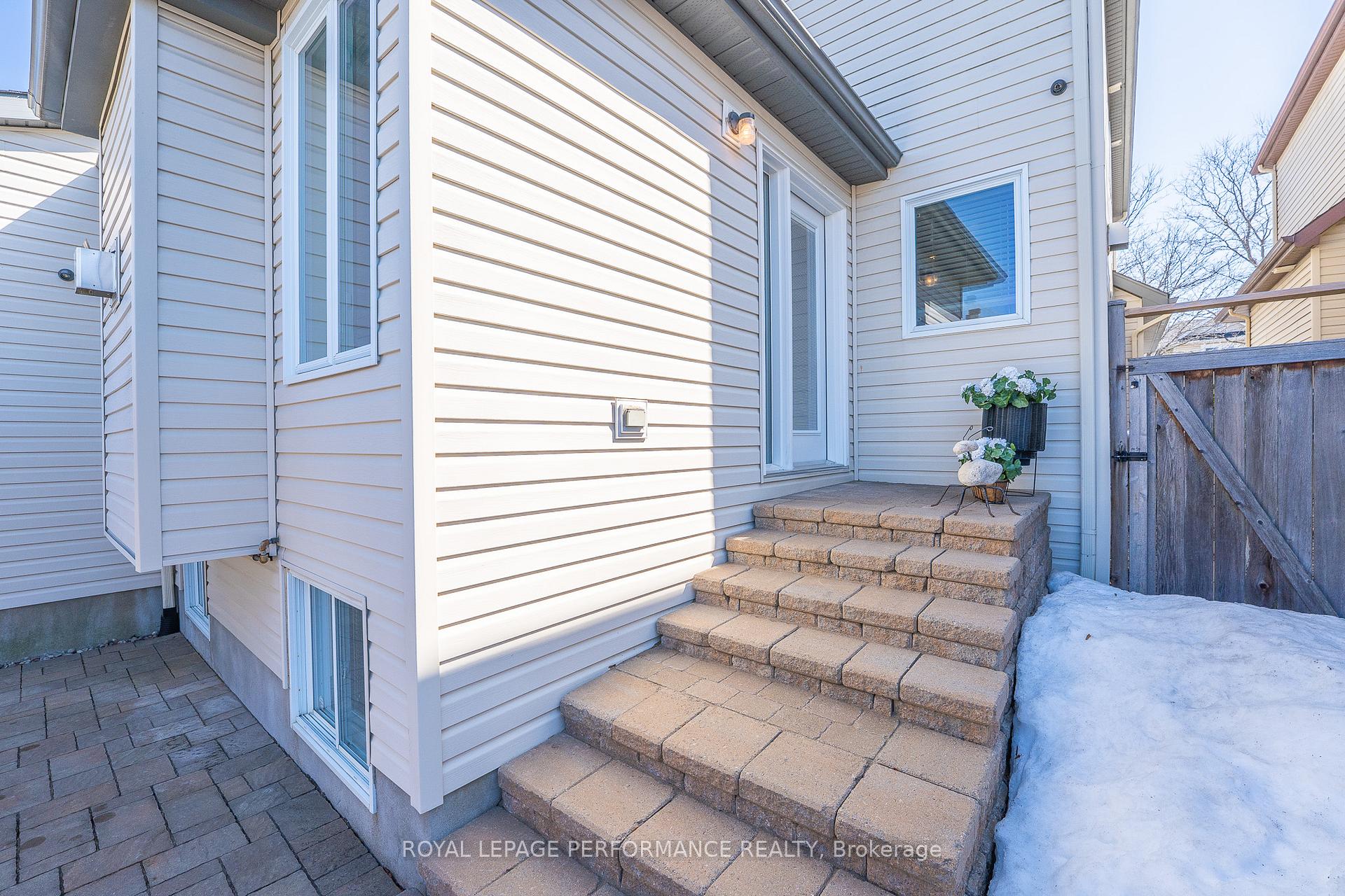 Photo 33 of 239 Deerfox Drive, Ottawa, Barrhaven - Longfields — HOMEH