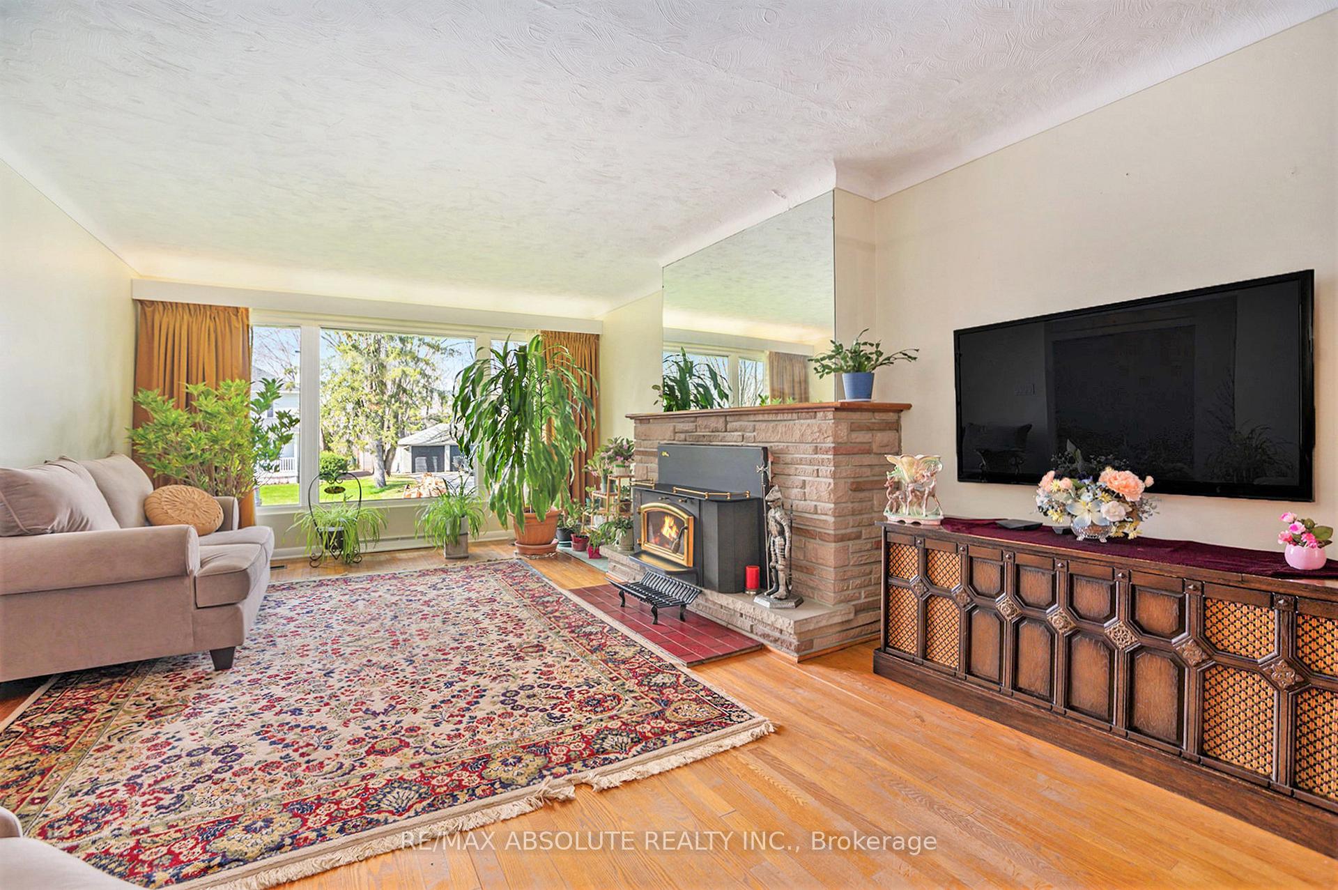 Photo 4 of 969 Hare Avenue, Ottawa, McKellar Heights/Glabar Park — HOMEH