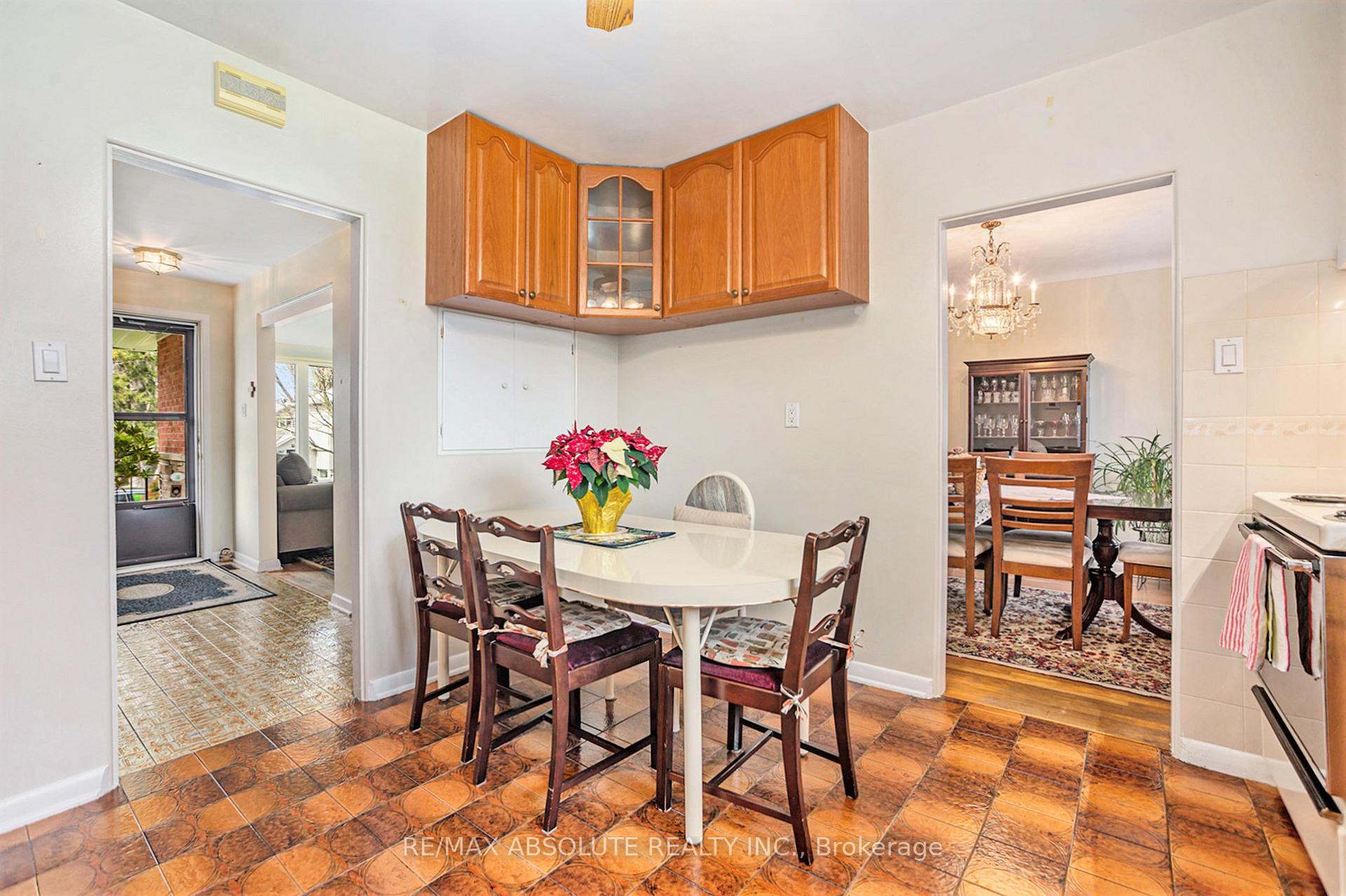 Photo 5 of 969 Hare Avenue, Ottawa, McKellar Heights/Glabar Park — HOMEH