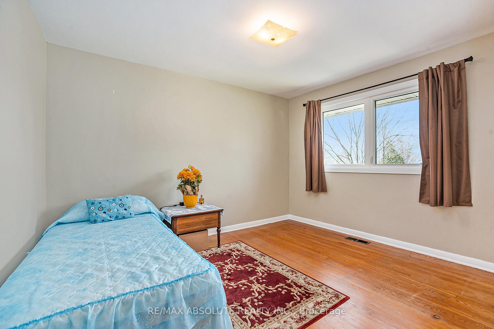 Photo 15 of 969 Hare Avenue, Ottawa, McKellar Heights/Glabar Park — HOMEH
