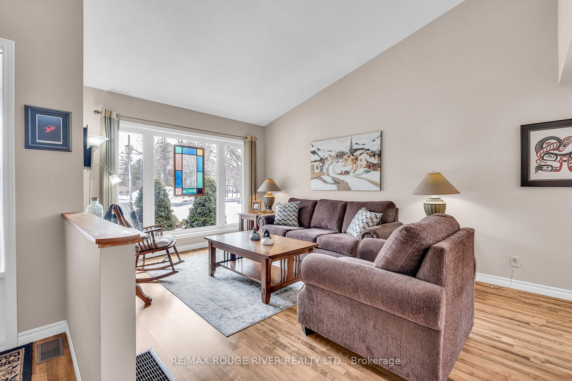 Photo 4 of 450 King Street E, Cobourg — HOMEH