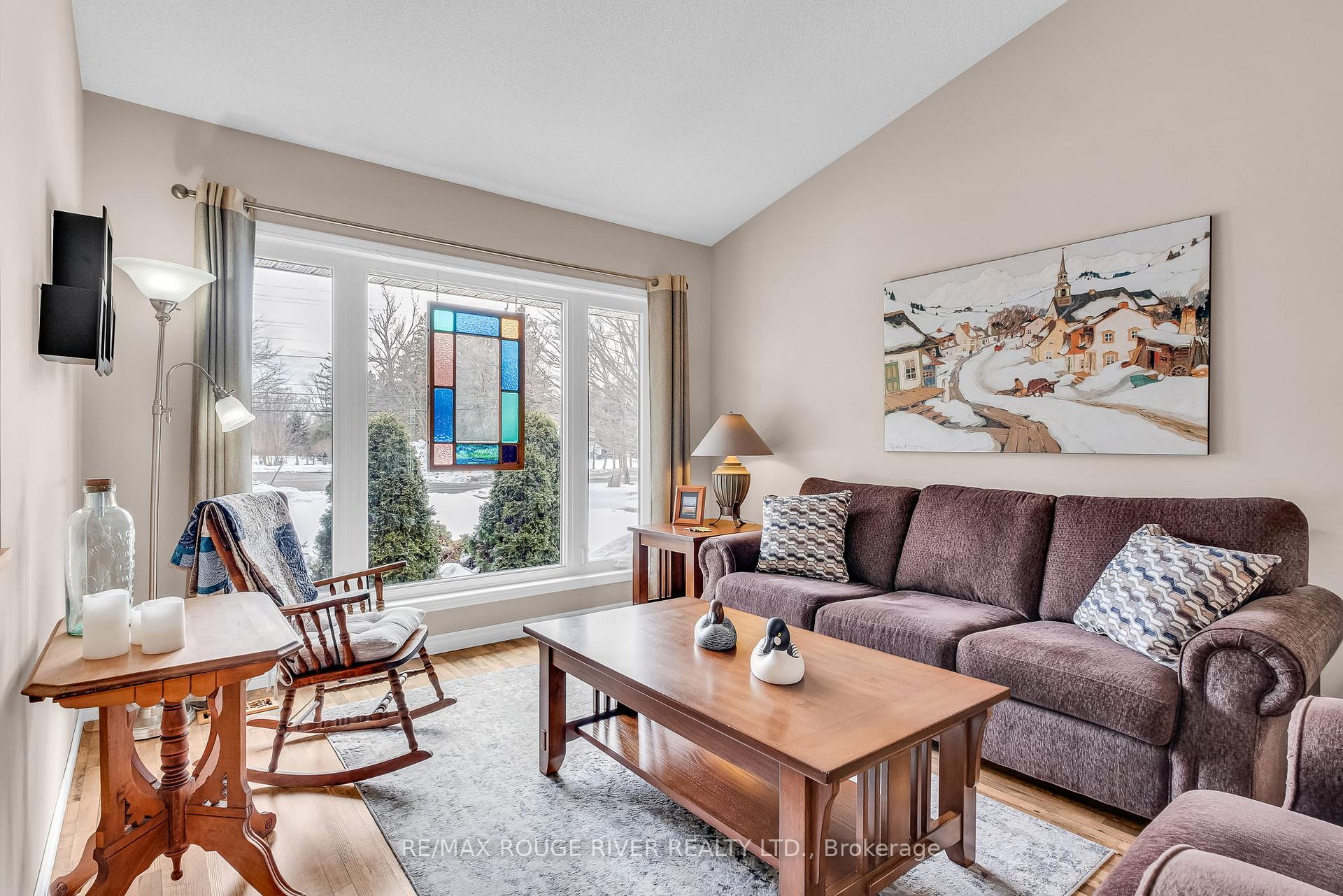 Photo 3 of 450 King Street E, Cobourg — HOMEH