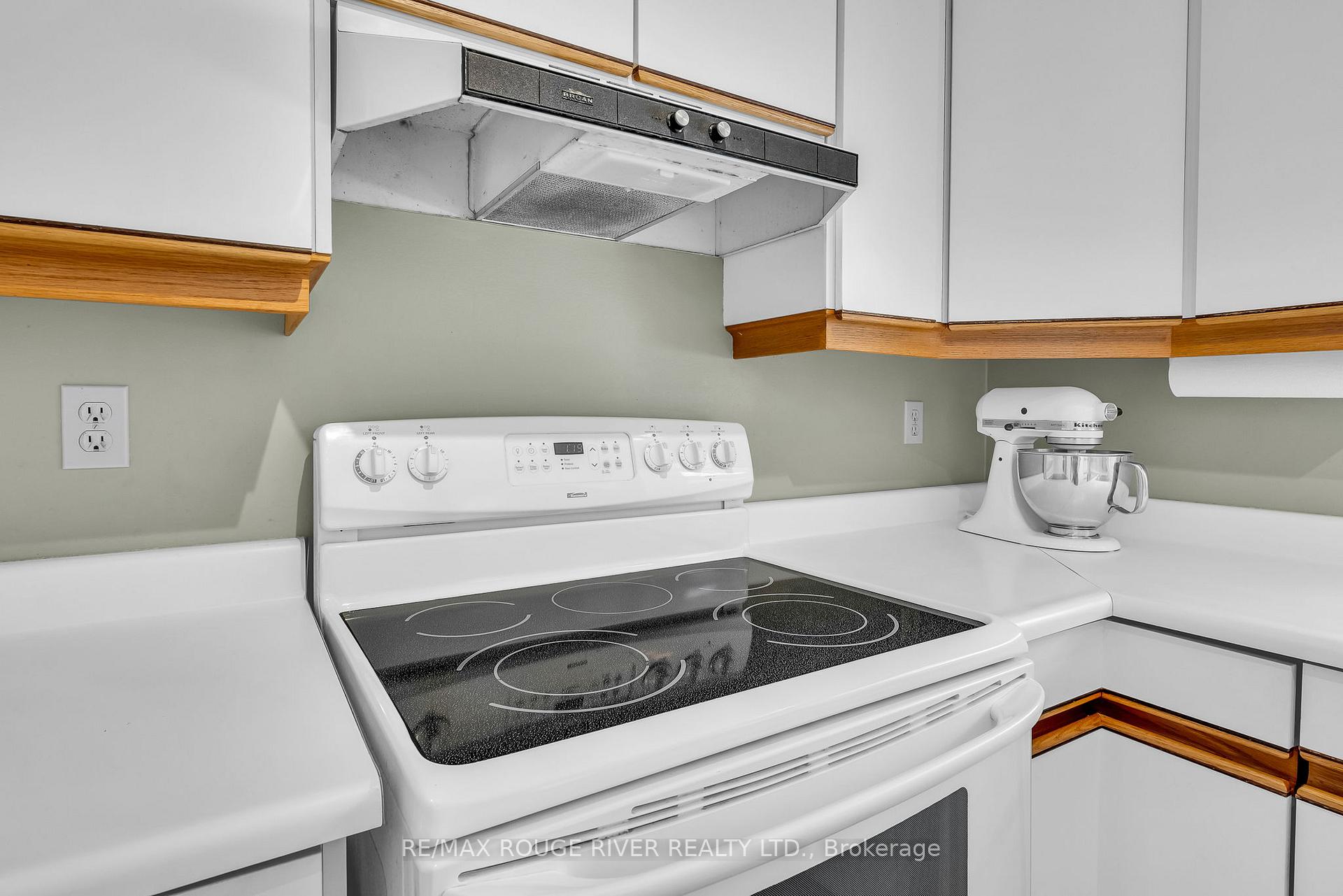 Photo 9 of 450 King Street E, Cobourg — HOMEH