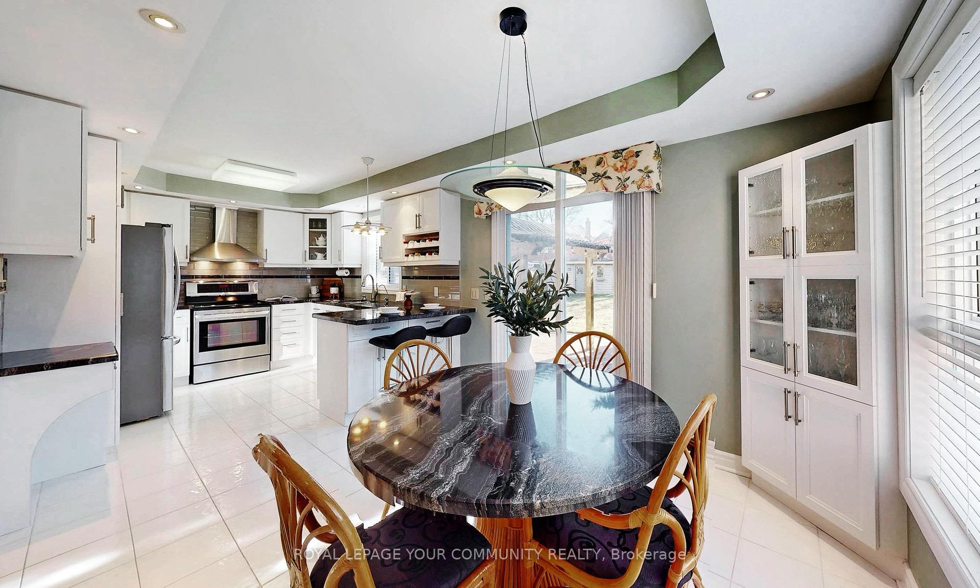Photo 7 of 41 Rachewood Court, Aurora, Aurora Highlands — HOMEH