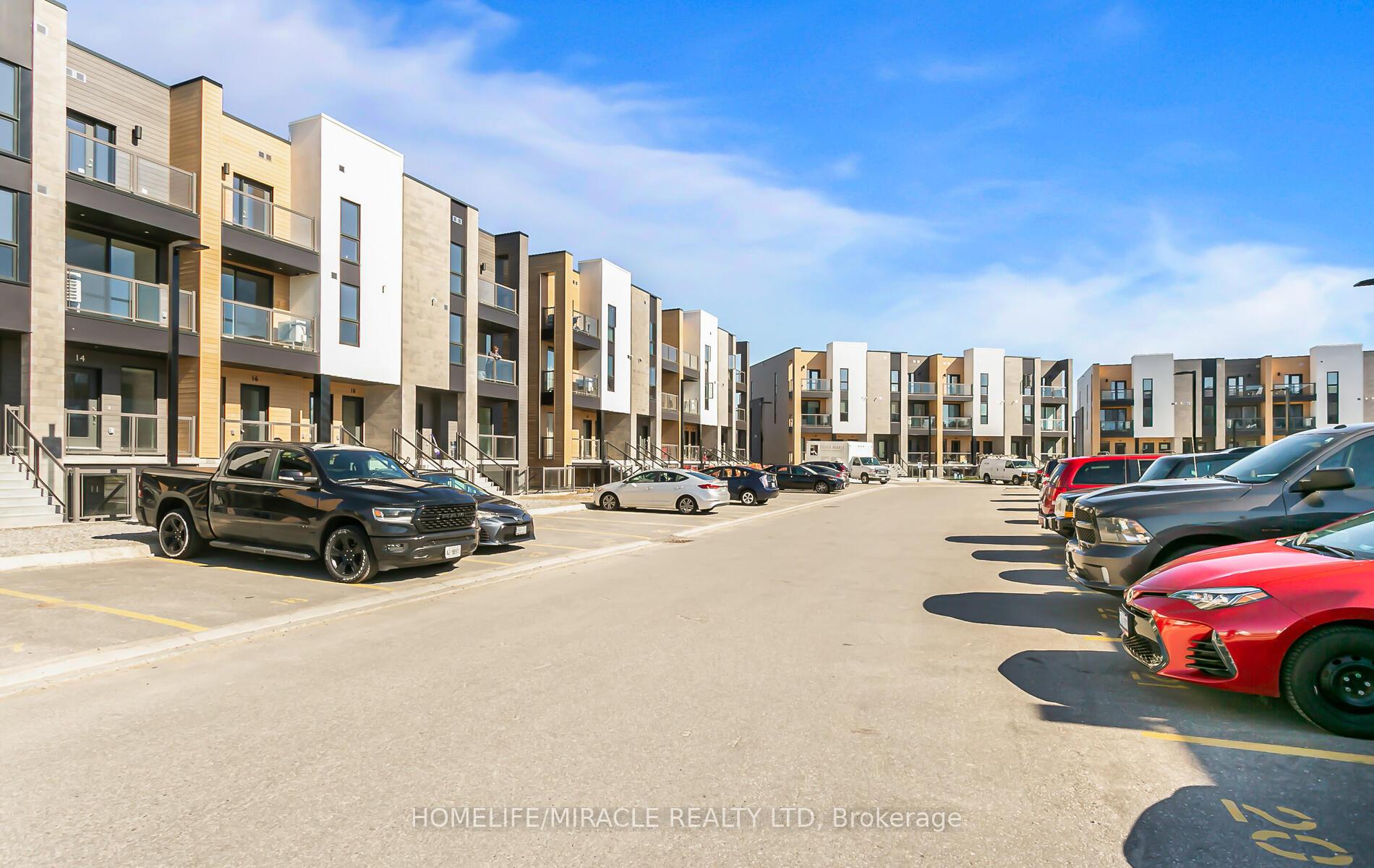 Front of Unit Unit 27, 261 Woodbine Avenue
