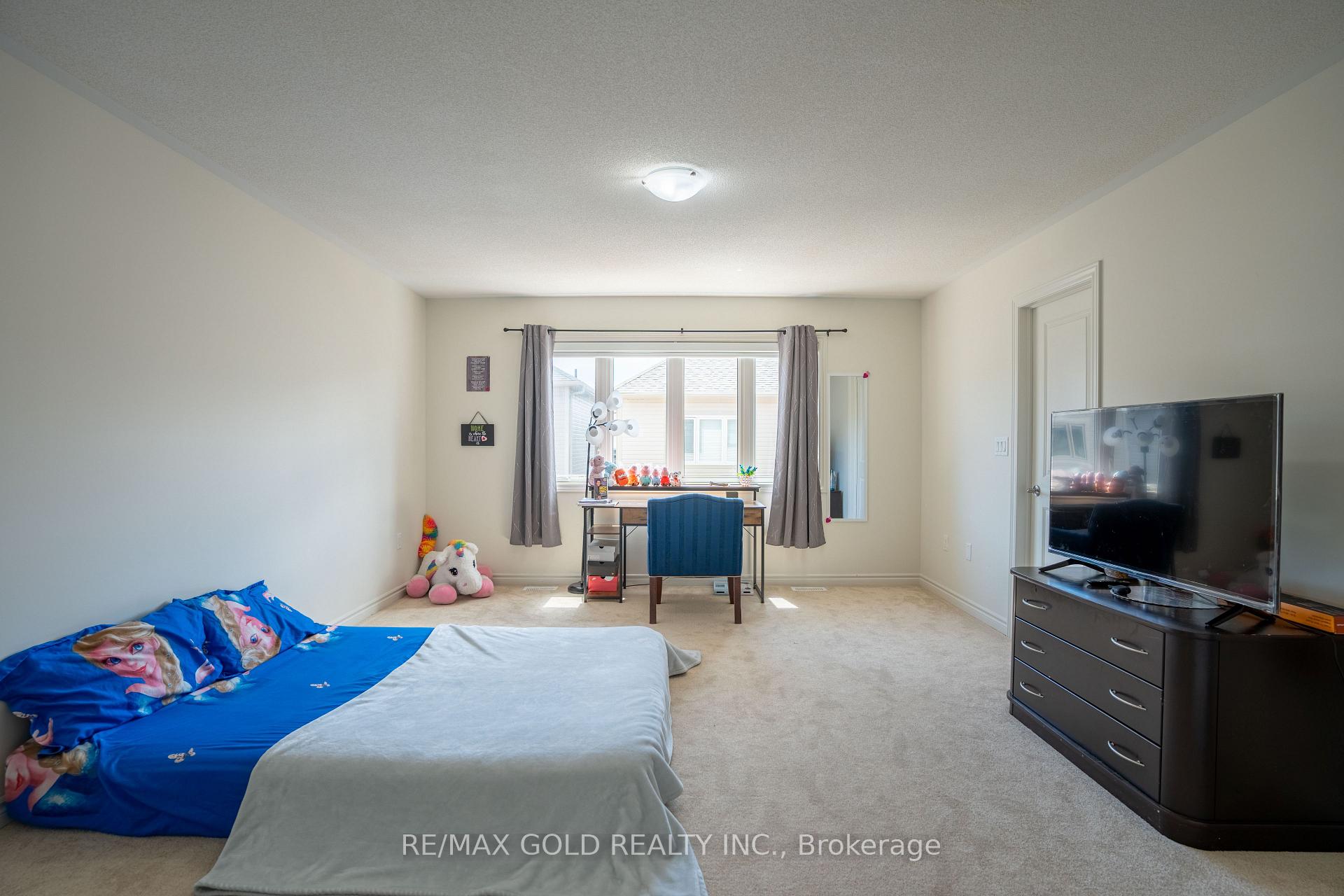 Photo 20 of 136 Shepherd Drive, Barrie, Rural Barrie Southeast — HOMEH