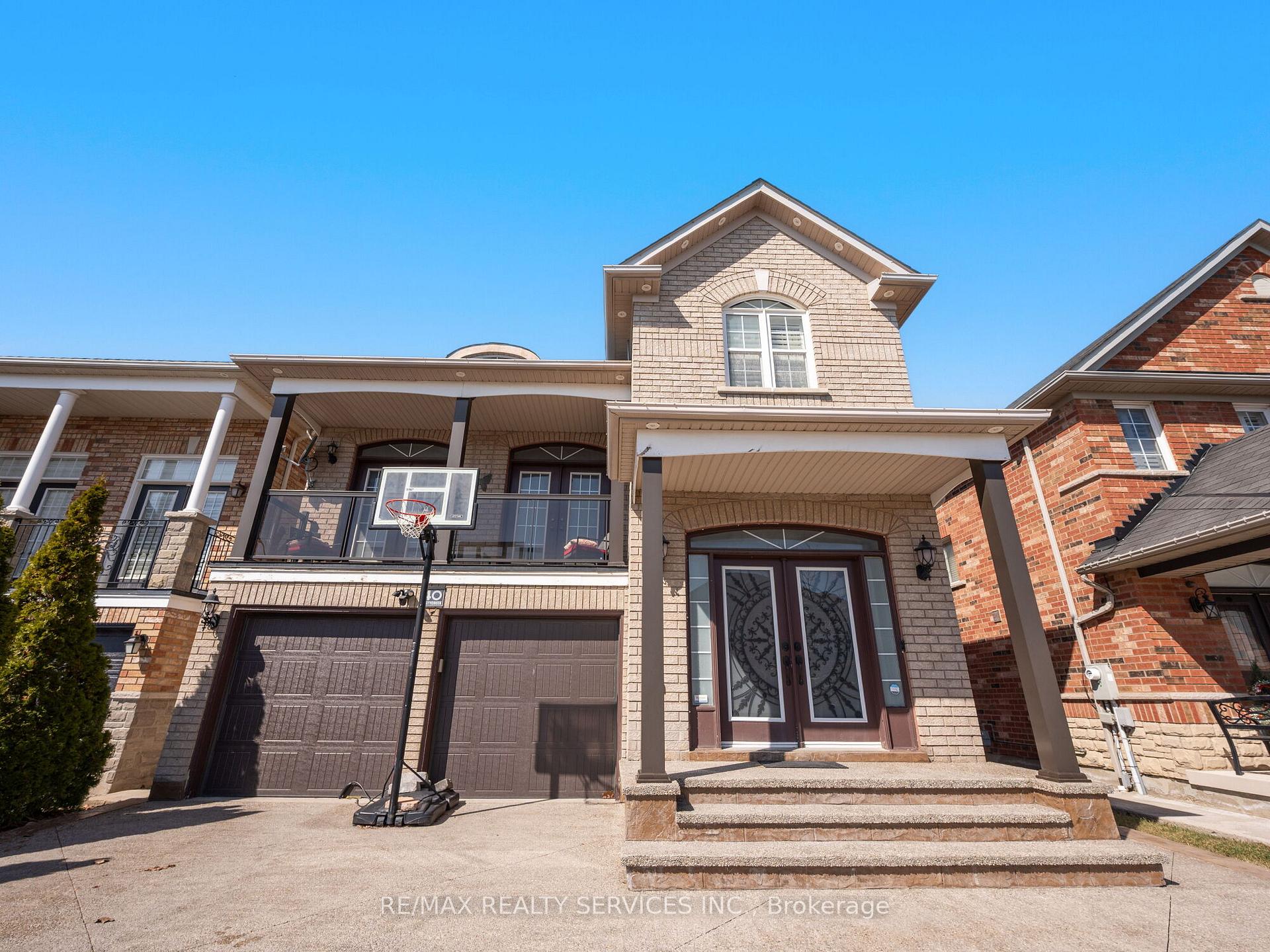 Photo 2 of 40 Mistycreek Crescent, Brampton, Fletcher's Meadow — HOMEH