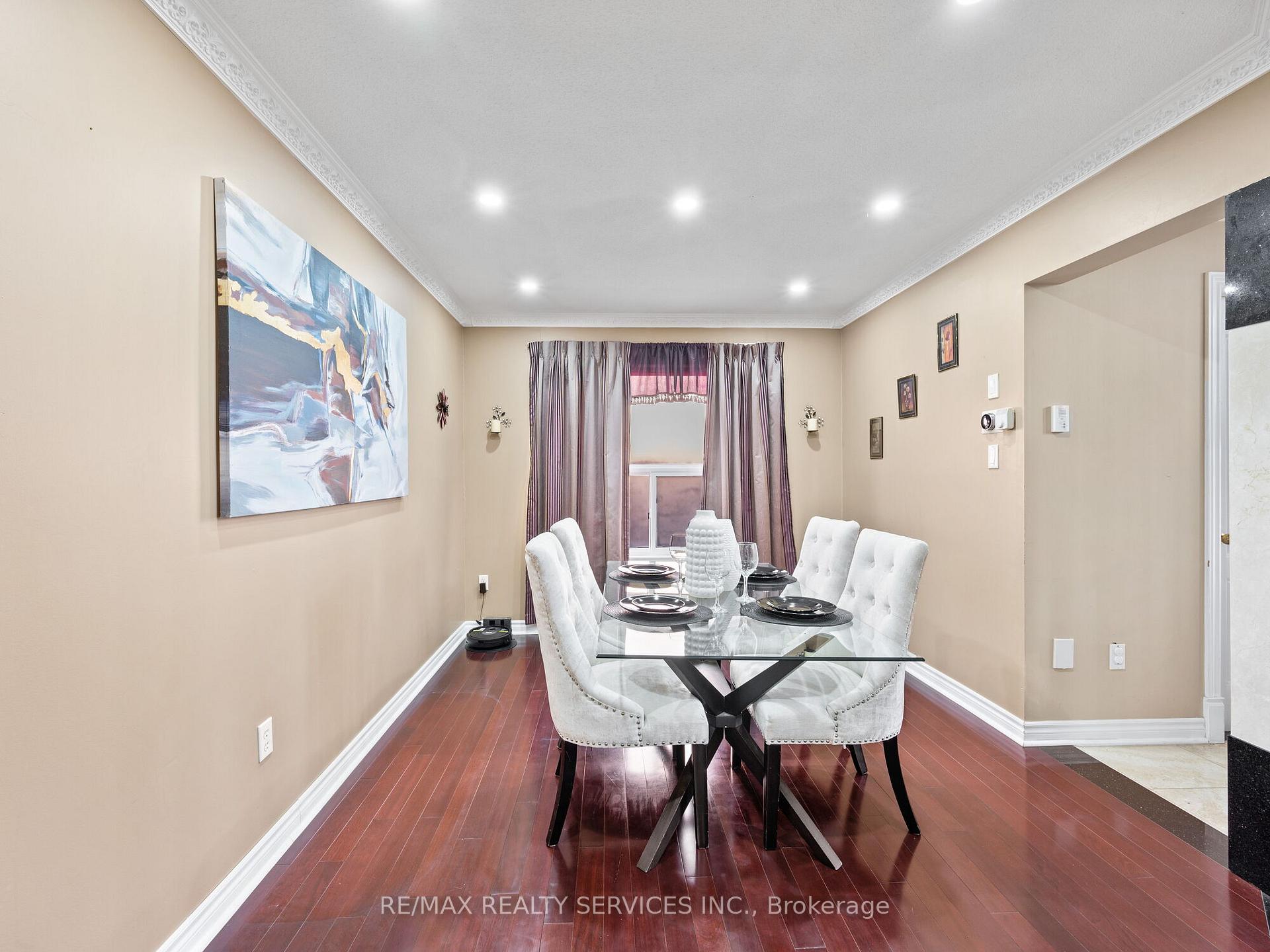 Photo 13 of 40 Mistycreek Crescent, Brampton, Fletcher's Meadow — HOMEH
