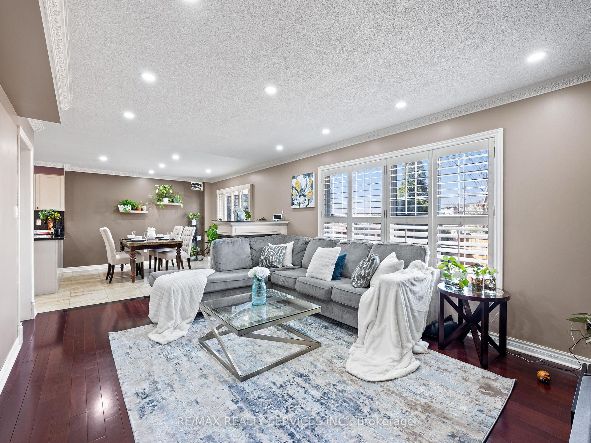 Photo 16 of 40 Mistycreek Crescent, Brampton, Fletcher's Meadow — HOMEH