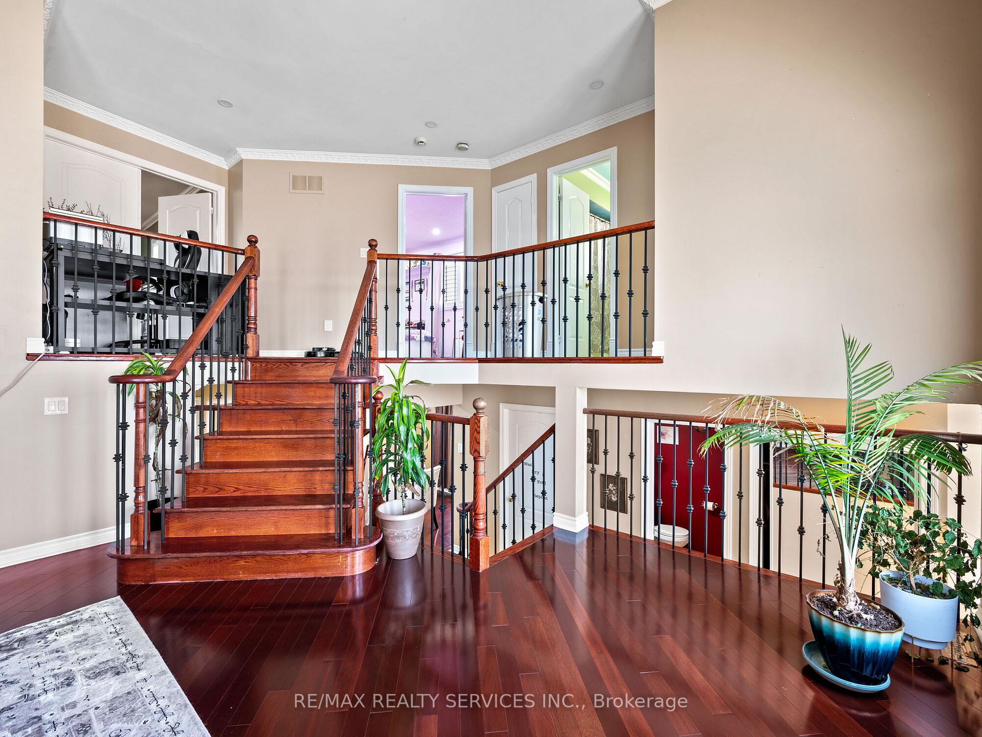Photo 19 of 40 Mistycreek Crescent, Brampton, Fletcher's Meadow — HOMEH