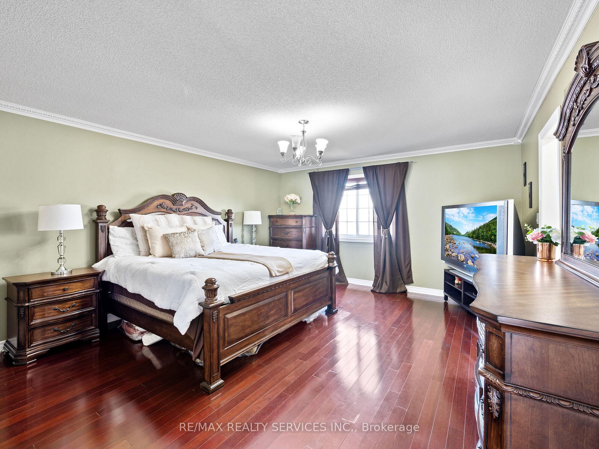 Photo 31 of 40 Mistycreek Crescent, Brampton, Fletcher's Meadow — HOMEH