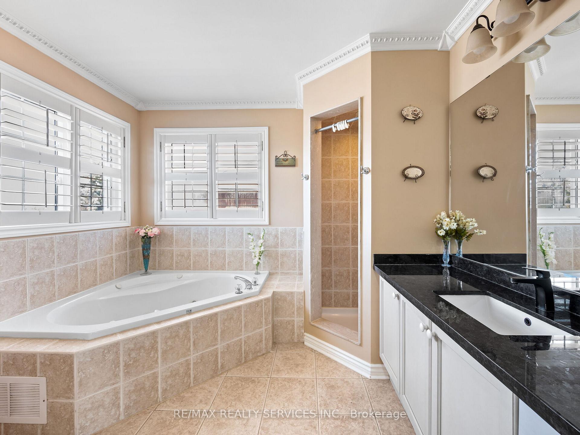 Photo 27 of 40 Mistycreek Crescent, Brampton, Fletcher's Meadow — HOMEH