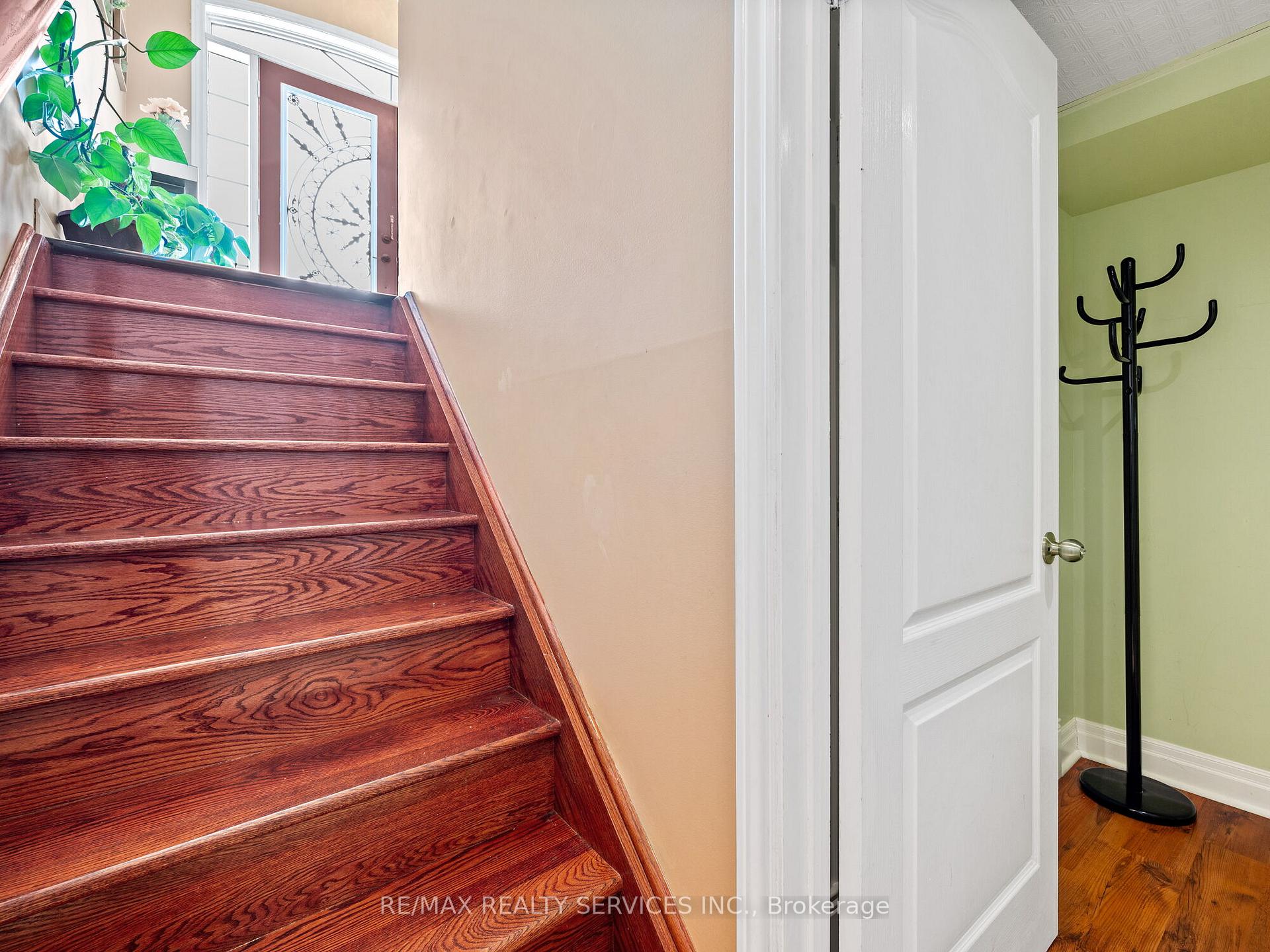 Photo 37 of 40 Mistycreek Crescent, Brampton, Fletcher's Meadow — HOMEH