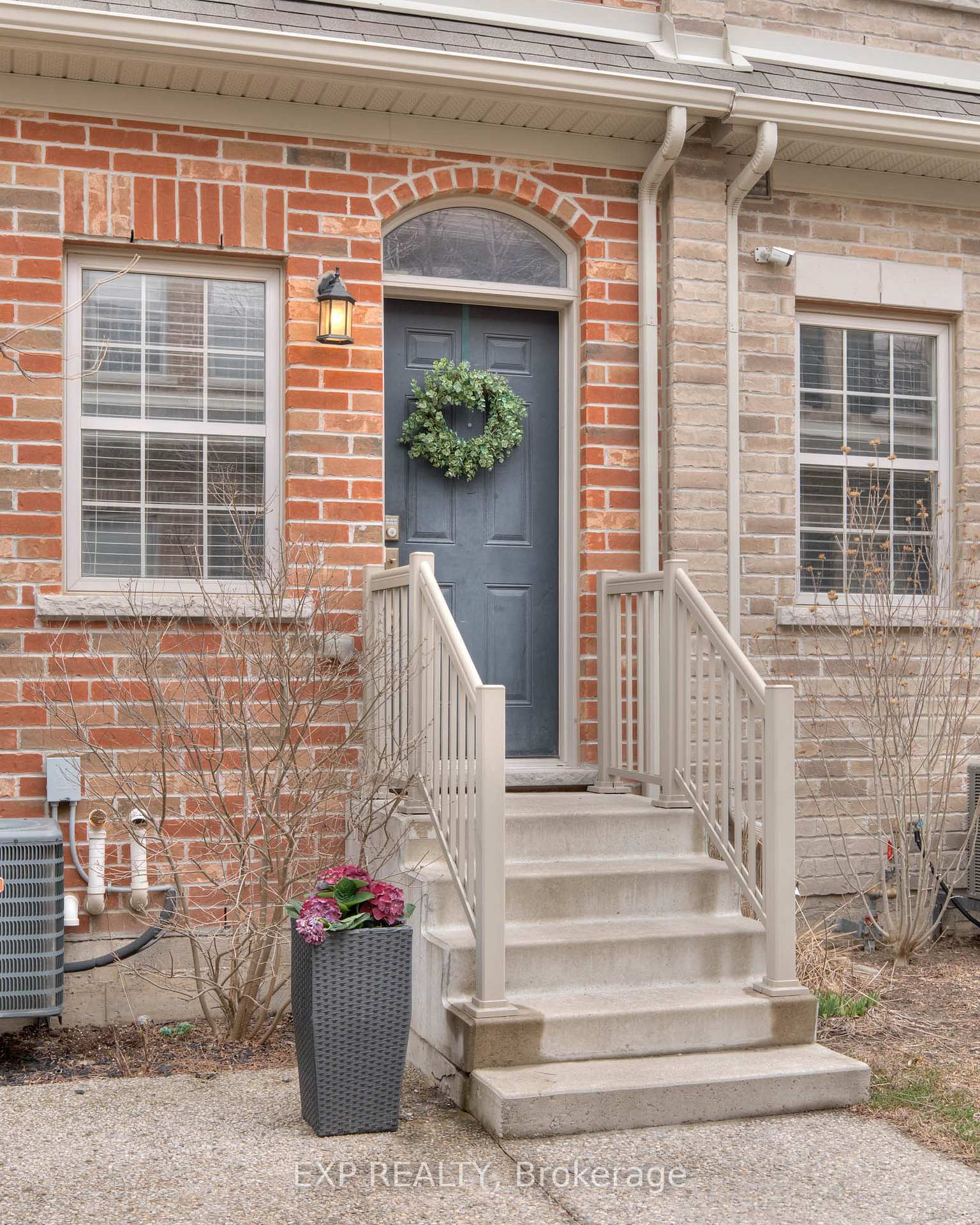 Photo 10 of 6 Hyde Park Mews, Kitchener, Mount Hope Huron Park — HOMEH